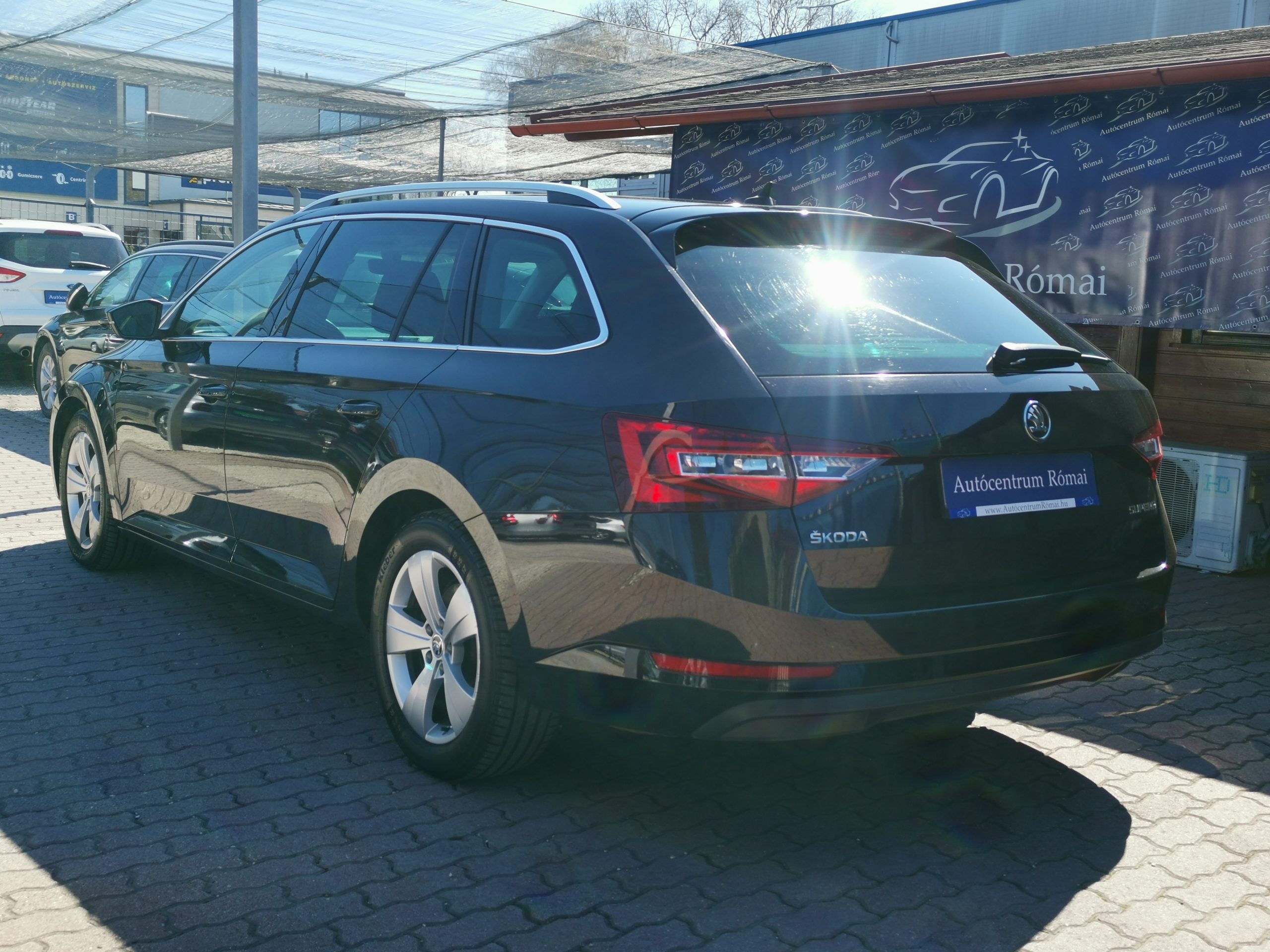 SKODA SUPERB Combi 2.0 TDI SCR Ambition DSG MO.-i. 1. Tulaj. TEMPOMAT. ÜLÉSFŰTÉS. PARKRADAR. ALUFELNI