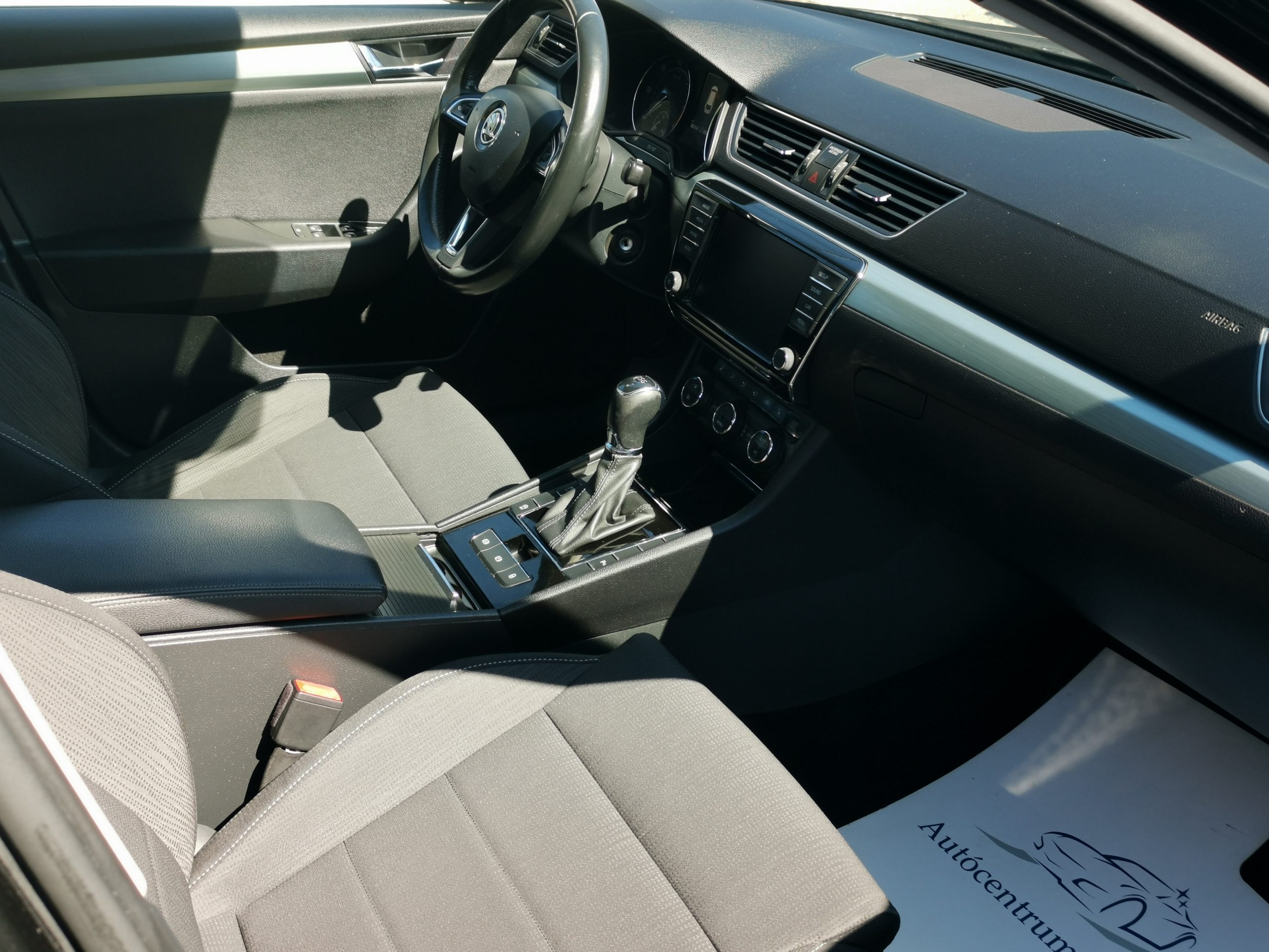 SKODA SUPERB Combi 2.0 TDI SCR Ambition DSG MO.-i. 1. Tulaj. TEMPOMAT. ÜLÉSFŰTÉS. PARKRADAR. ALUFELNI