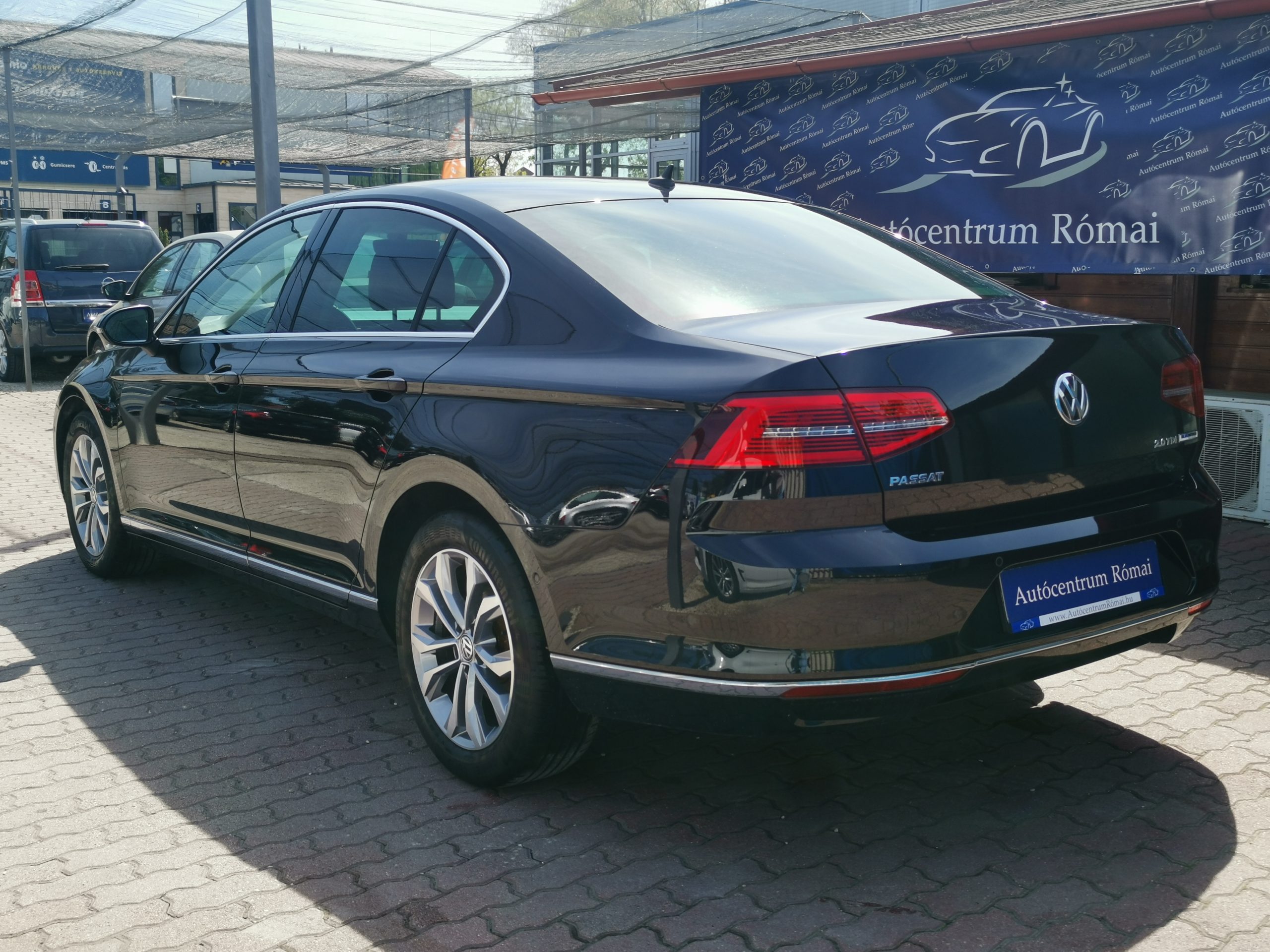 VOLKSWAGEN PASSAT VIII 2.0 TDI BMT Highline DSG 112.000km! MO.-i. 1. Tulaj. Szervizkönyv! FÉLBŐR. LED. NAVIGÁCIÓ