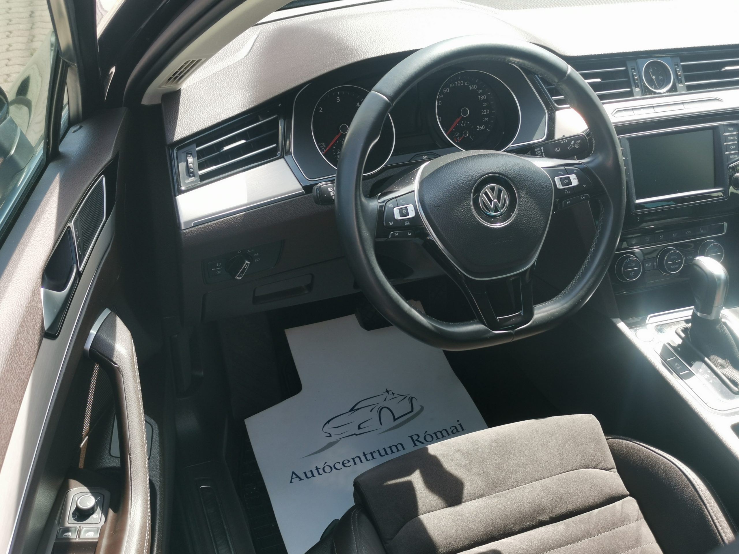 VOLKSWAGEN PASSAT VIII 2.0 TDI BMT Highline DSG 112.000km! MO.-i. 1. Tulaj. Szervizkönyv! FÉLBŐR. LED. NAVIGÁCIÓ