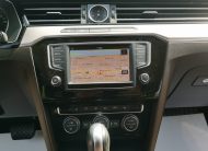 VOLKSWAGEN PASSAT VIII 2.0 TDI BMT Highline DSG 112.000km! MO.-i. 1. Tulaj. Szervizkönyv! FÉLBŐR. LED. NAVIGÁCIÓ