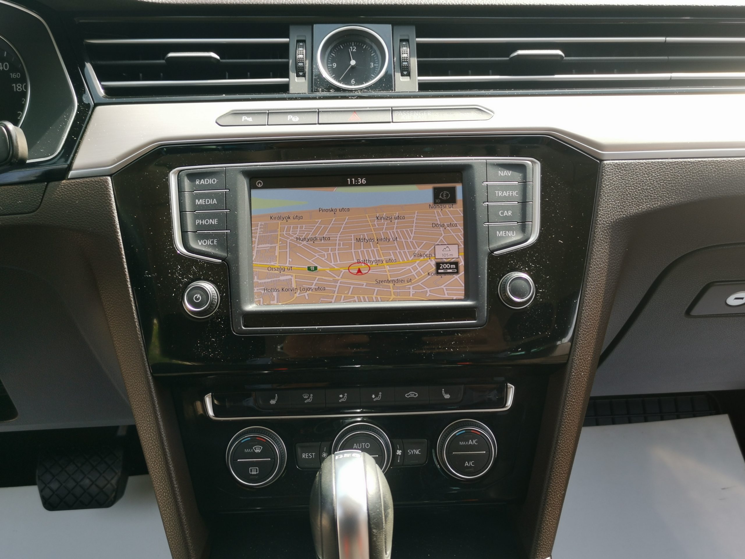 VOLKSWAGEN PASSAT VIII 2.0 TDI BMT Highline DSG 112.000km! MO.-i. 1. Tulaj. Szervizkönyv! FÉLBŐR. LED. NAVIGÁCIÓ