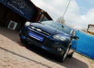 FORD FOCUS 1.6 SCTI Ecoboost Titanium 2. Tulaj. TEMPOMAT. PARKRADAR. ÜLÉSFŰTÉS. VONÓHOROG