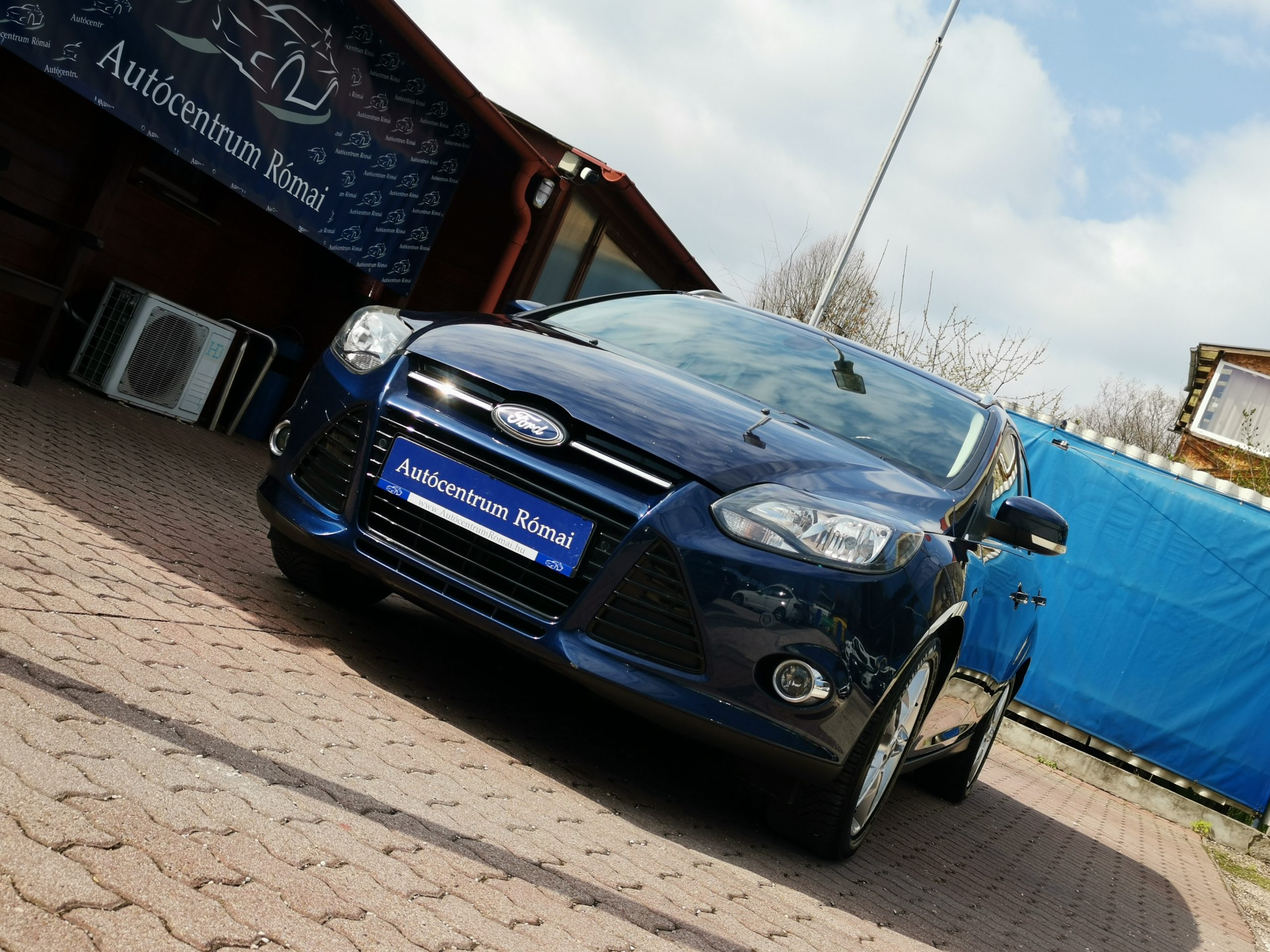 FORD FOCUS 1.6 SCTI Ecoboost Titanium 2. Tulaj. TEMPOMAT. PARKRADAR. ÜLÉSFŰTÉS. VONÓHOROG