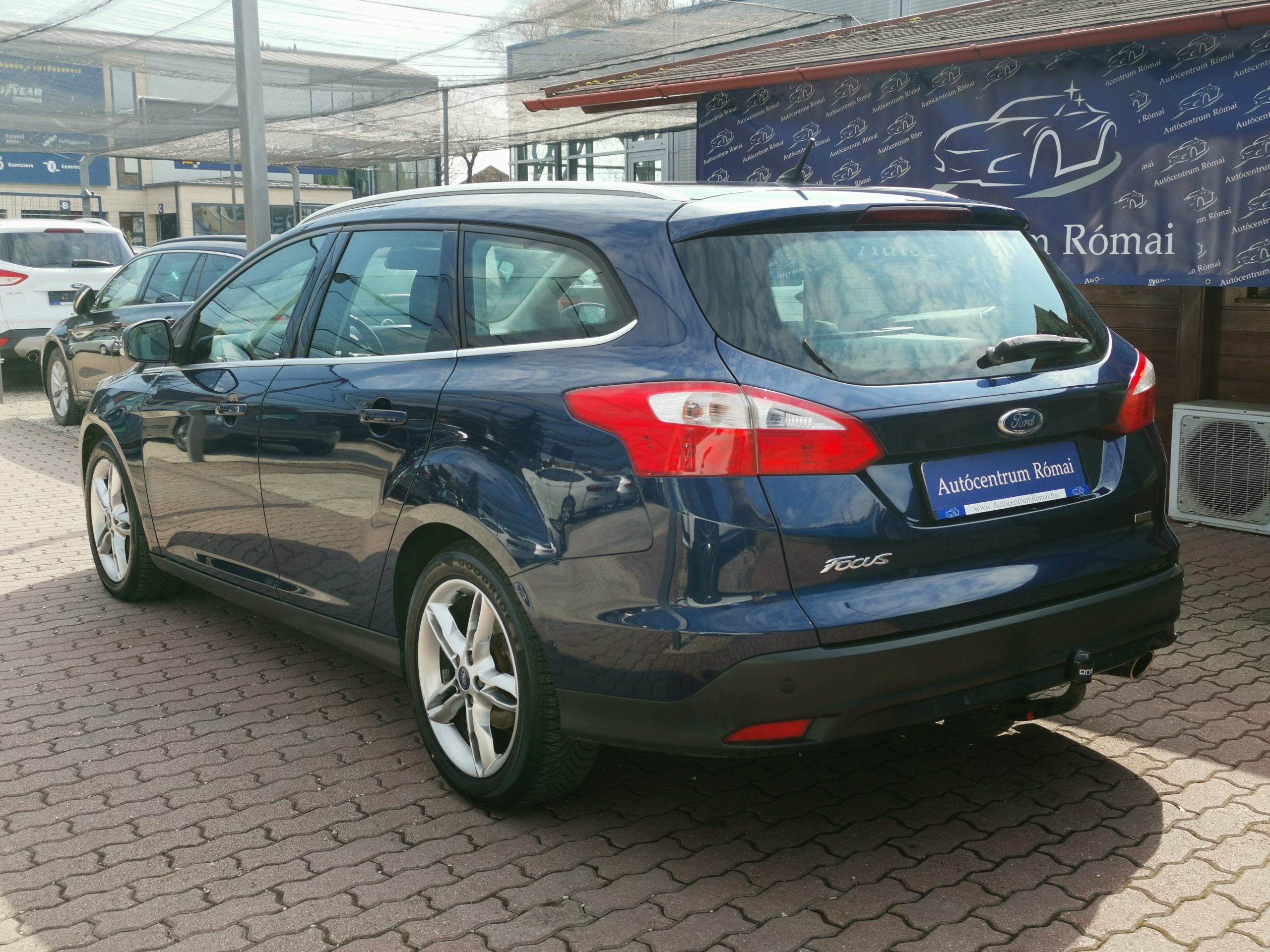 FORD FOCUS 1.6 SCTI Ecoboost Titanium 2. Tulaj. TEMPOMAT. PARKRADAR. ÜLÉSFŰTÉS. VONÓHOROG