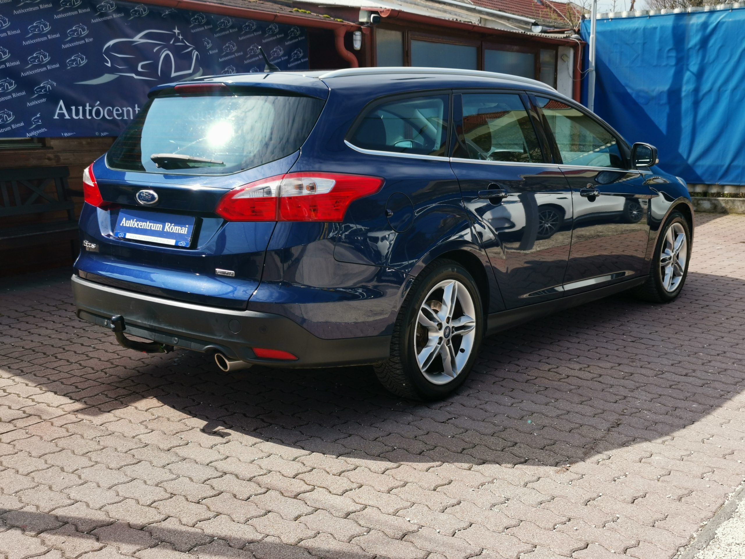 FORD FOCUS 1.6 SCTI Ecoboost Titanium 2. Tulaj. TEMPOMAT. PARKRADAR. ÜLÉSFŰTÉS. VONÓHOROG