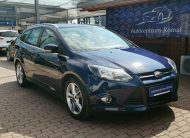 FORD FOCUS 1.6 SCTI Ecoboost Titanium 2. Tulaj. TEMPOMAT. PARKRADAR. ÜLÉSFŰTÉS. VONÓHOROG