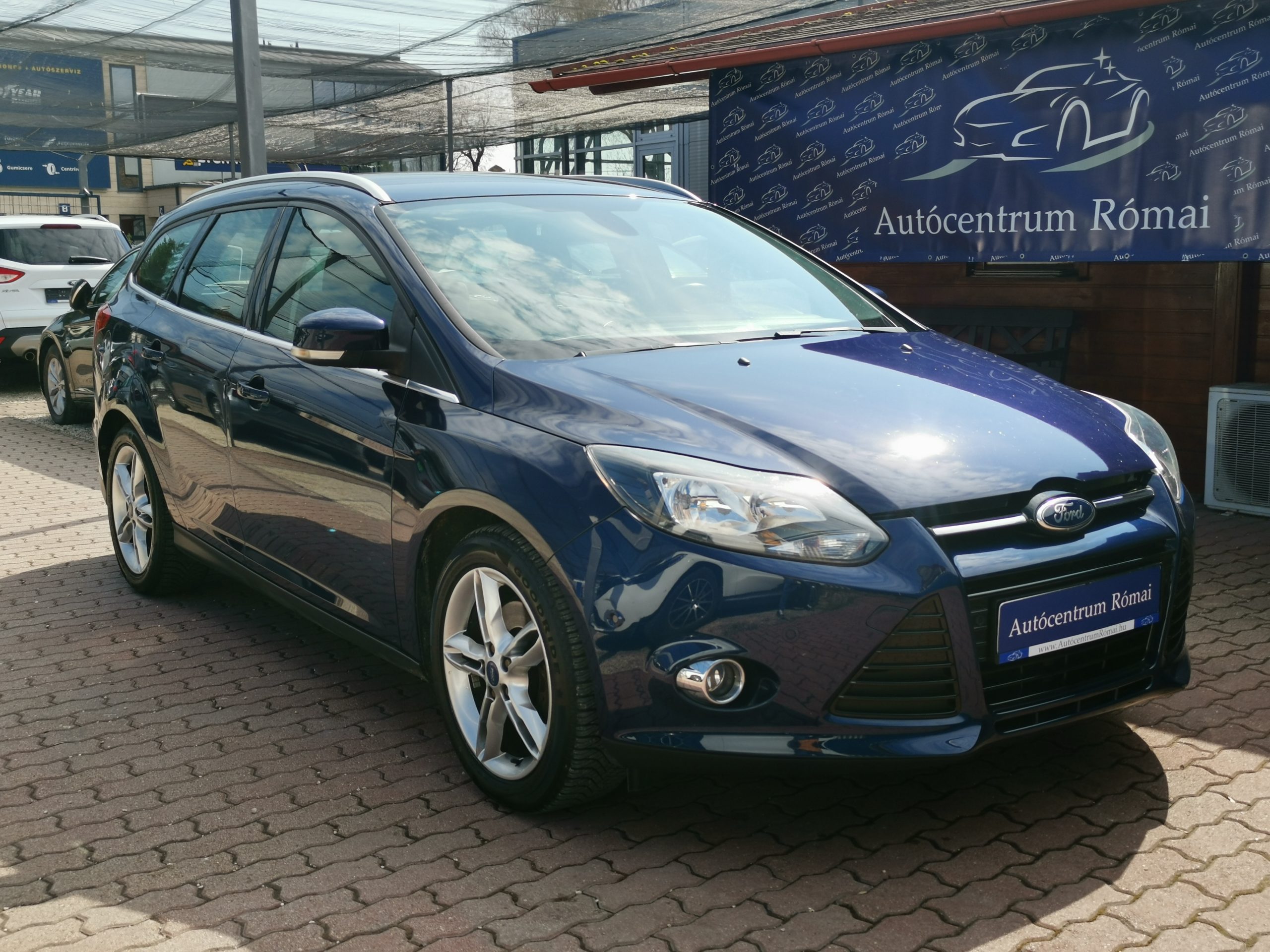 FORD FOCUS 1.6 SCTI Ecoboost Titanium 2. Tulaj. TEMPOMAT. PARKRADAR. ÜLÉSFŰTÉS. VONÓHOROG
