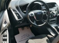 FORD FOCUS 1.6 SCTI Ecoboost Titanium 2. Tulaj. TEMPOMAT. PARKRADAR. ÜLÉSFŰTÉS. VONÓHOROG