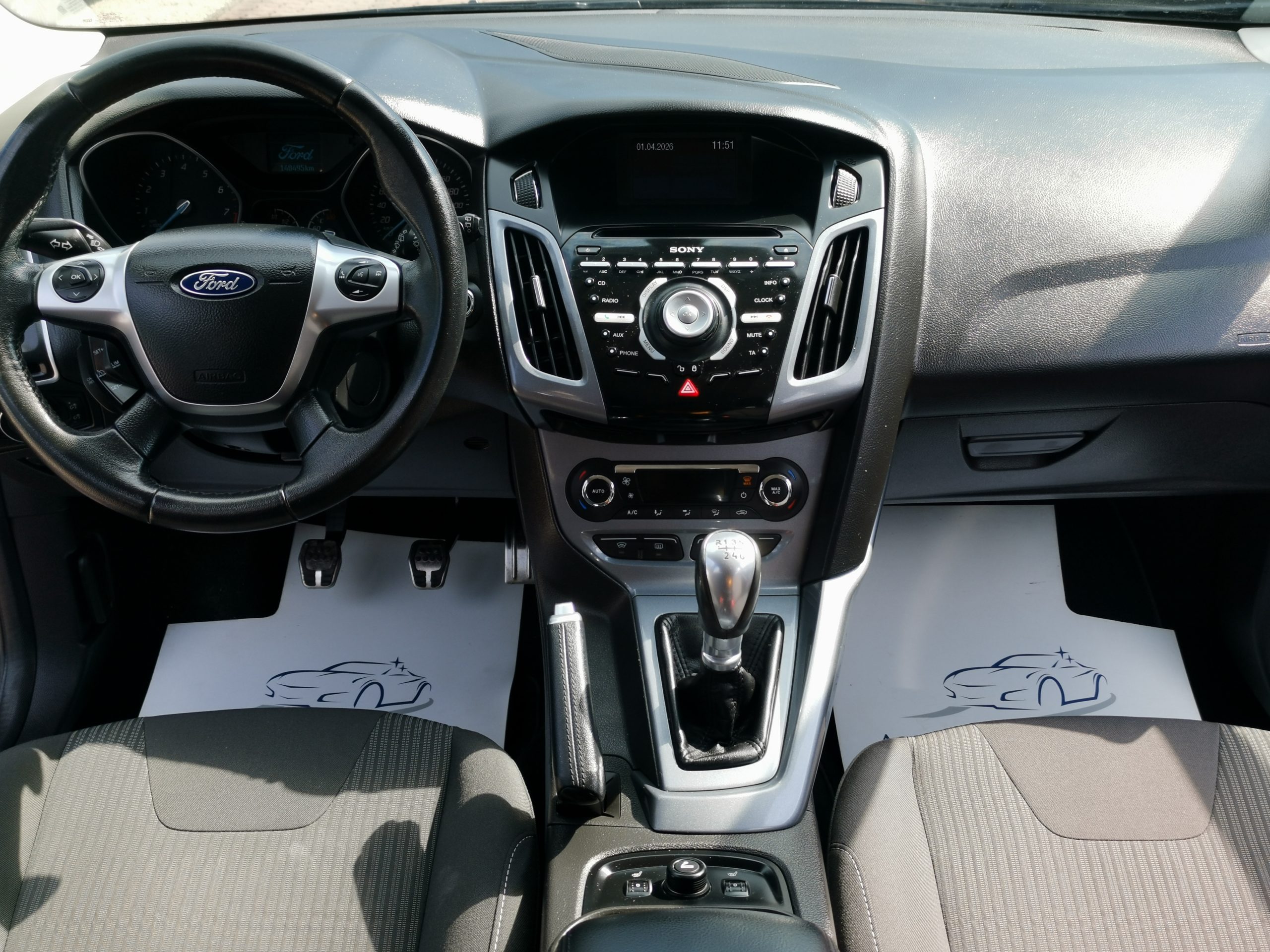 FORD FOCUS 1.6 SCTI Ecoboost Titanium 2. Tulaj. TEMPOMAT. PARKRADAR. ÜLÉSFŰTÉS. VONÓHOROG