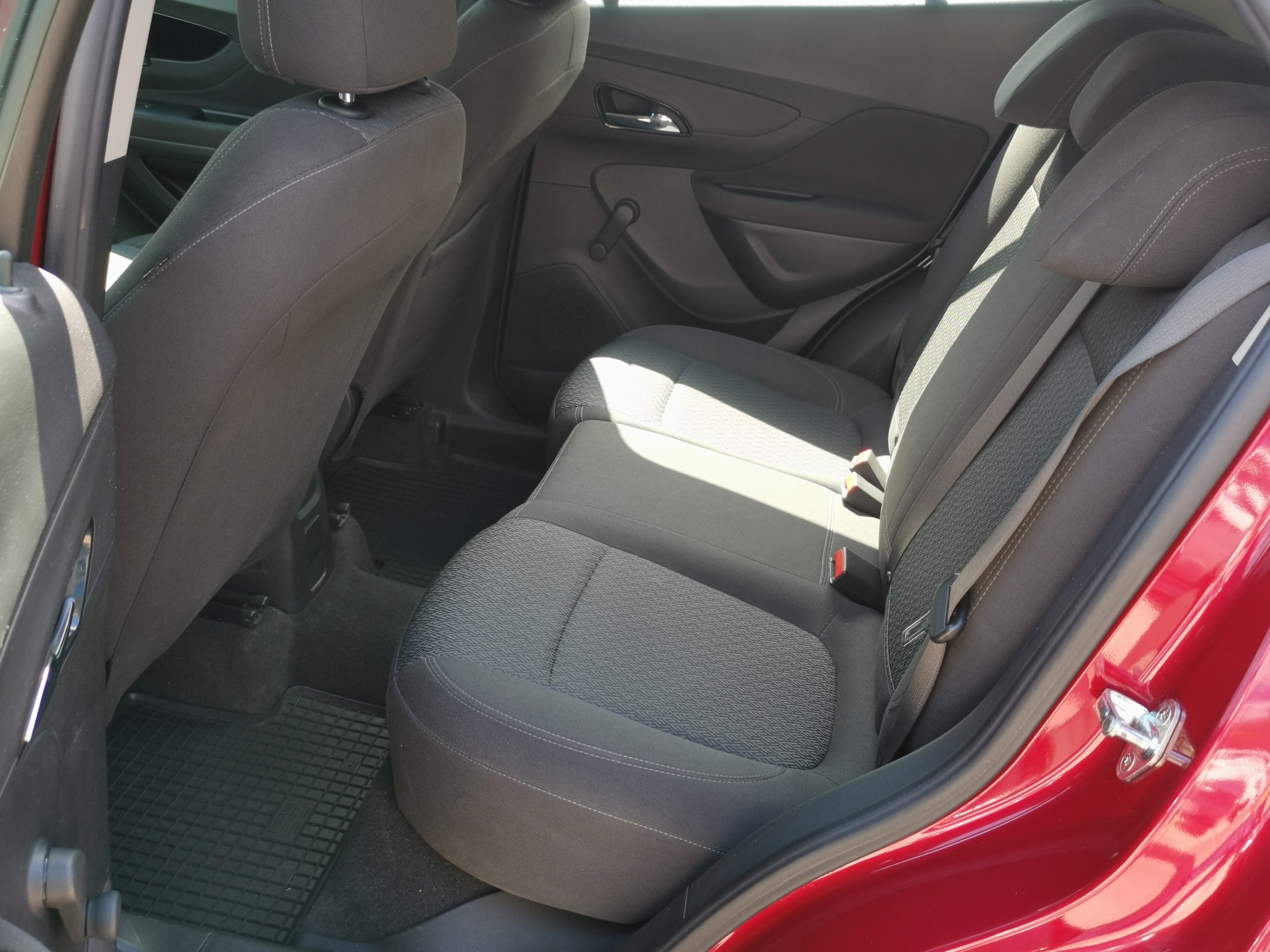 OPEL MOKKA X 1.6 Selection Start-Stop MO.-i. 1. Tulaj. Szervizkönyv! KLÍMA. VONÓHOROG. ELEKTROMOS ABLAK