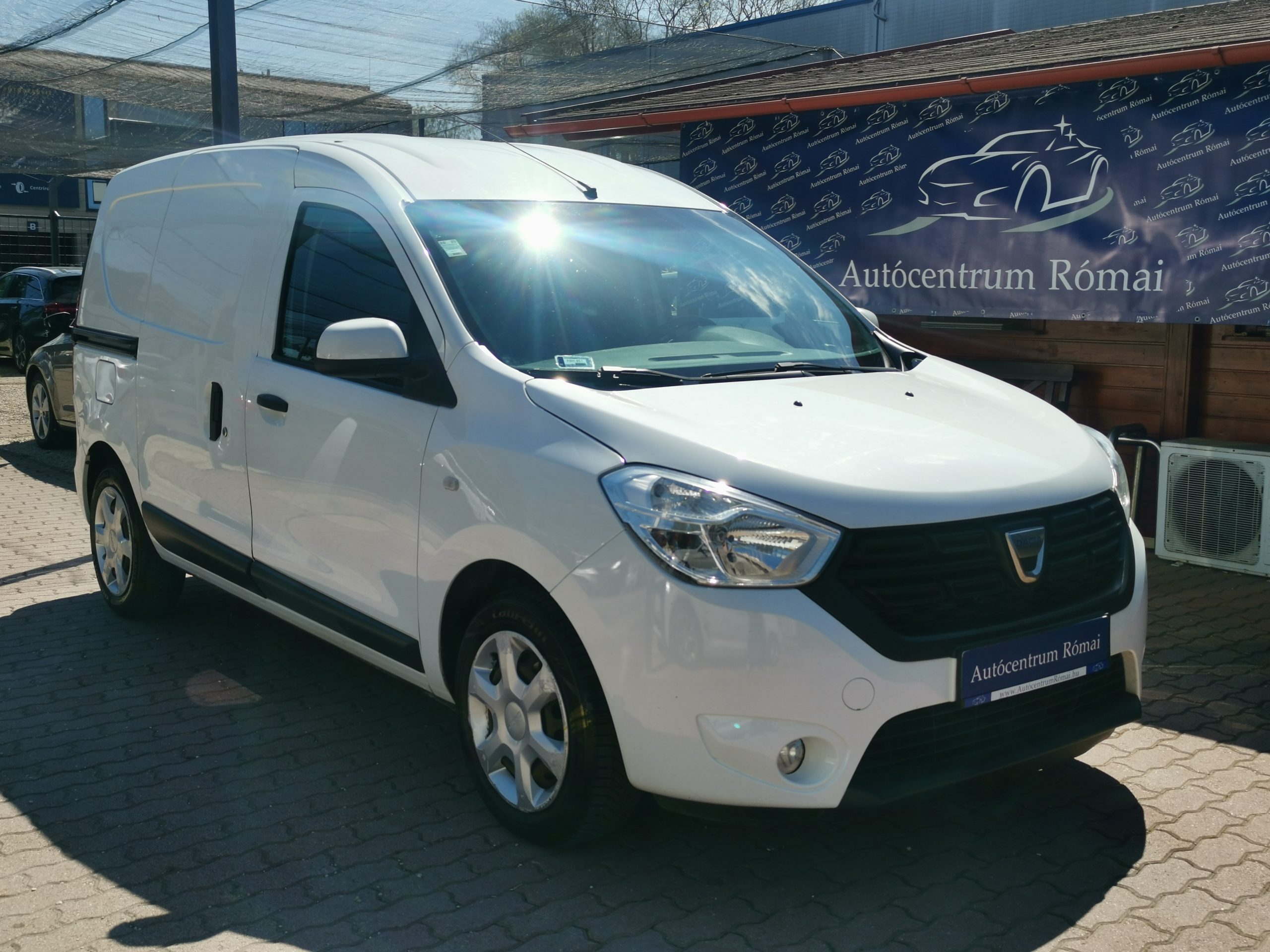 DACIA DOKKER Van 1.5 dCi Ambiance EURO6 MO.-i. 2. Tulaj. TEMPOMAT. NAVIGÁCIÓ. PARKRADAR. KAMERA