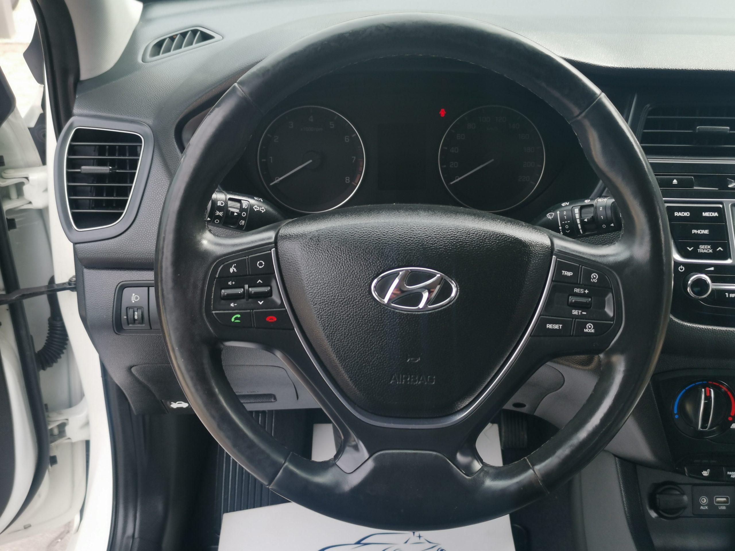 HYUNDAI I20 1.25i HP Go! 1. Tulaj. Szervizkönyv! ÜLÉSFŰTÉS. TEMPOMAT. PARKRADAR. KORMÁNYFŰTÉS