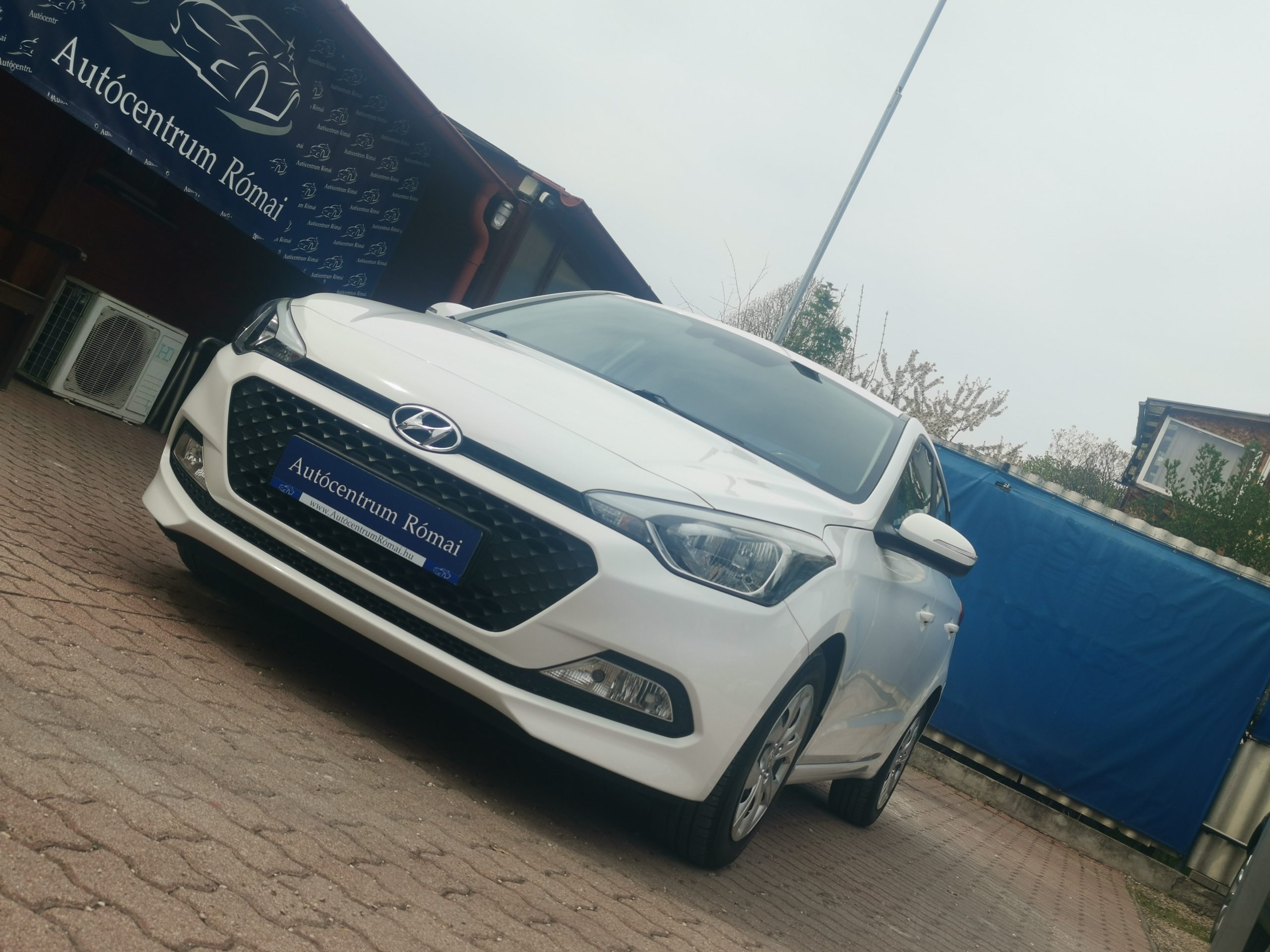HYUNDAI I20 1.25i HP Go! 1. Tulaj. Szervizkönyv! ÜLÉSFŰTÉS. TEMPOMAT. PARKRADAR. KORMÁNYFŰTÉS