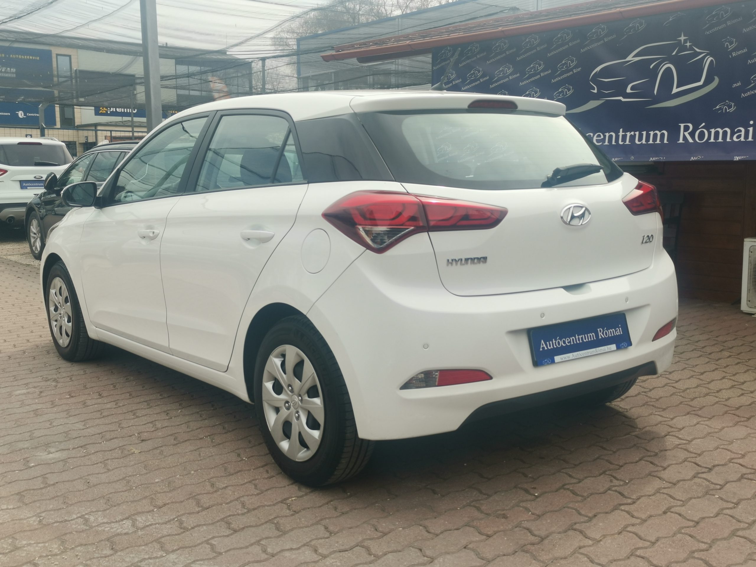 HYUNDAI I20 1.25i HP Go! 1. Tulaj. Szervizkönyv! ÜLÉSFŰTÉS. TEMPOMAT. PARKRADAR. KORMÁNYFŰTÉS