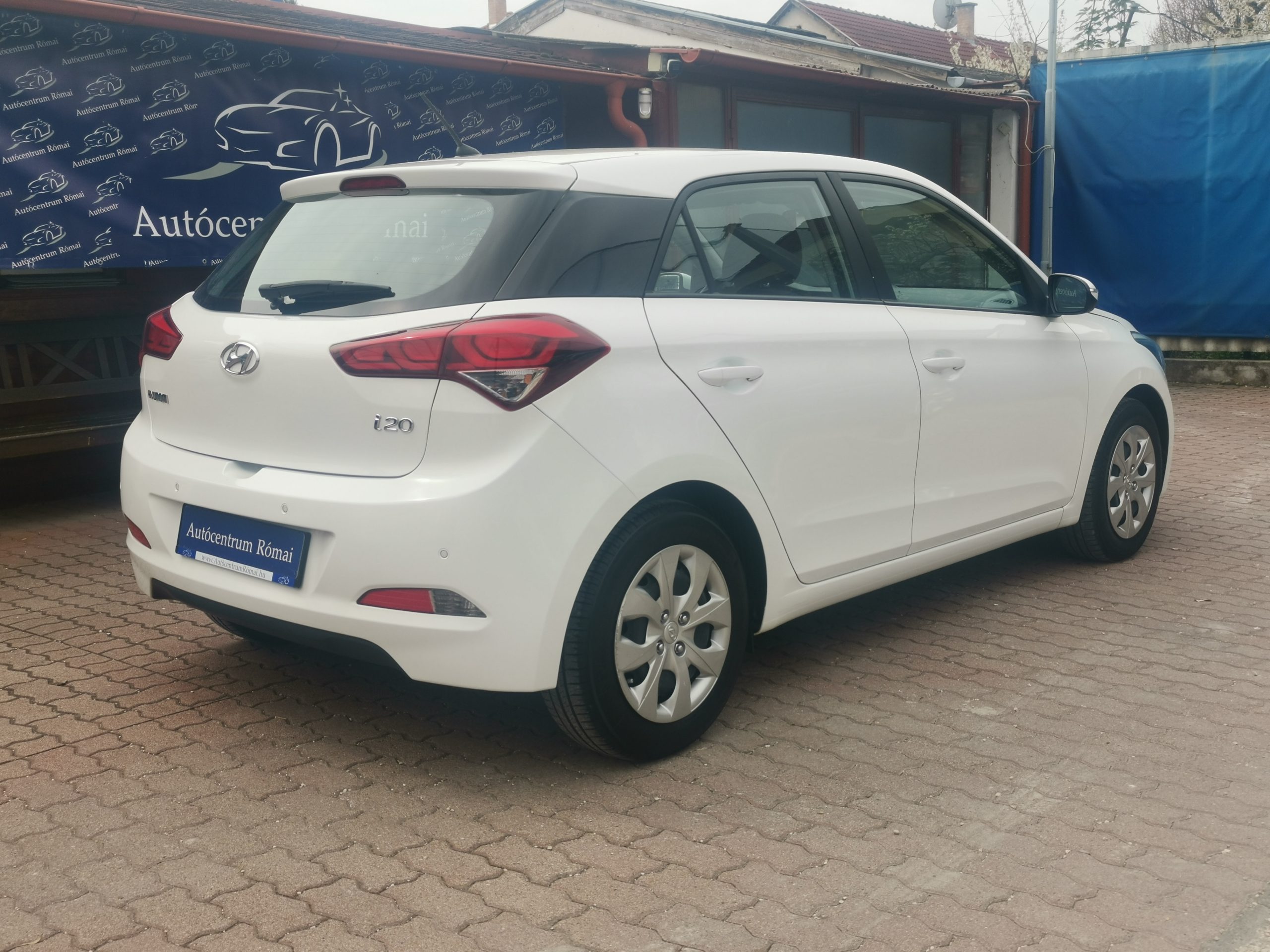 HYUNDAI I20 1.25i HP Go! 1. Tulaj. Szervizkönyv! ÜLÉSFŰTÉS. TEMPOMAT. PARKRADAR. KORMÁNYFŰTÉS