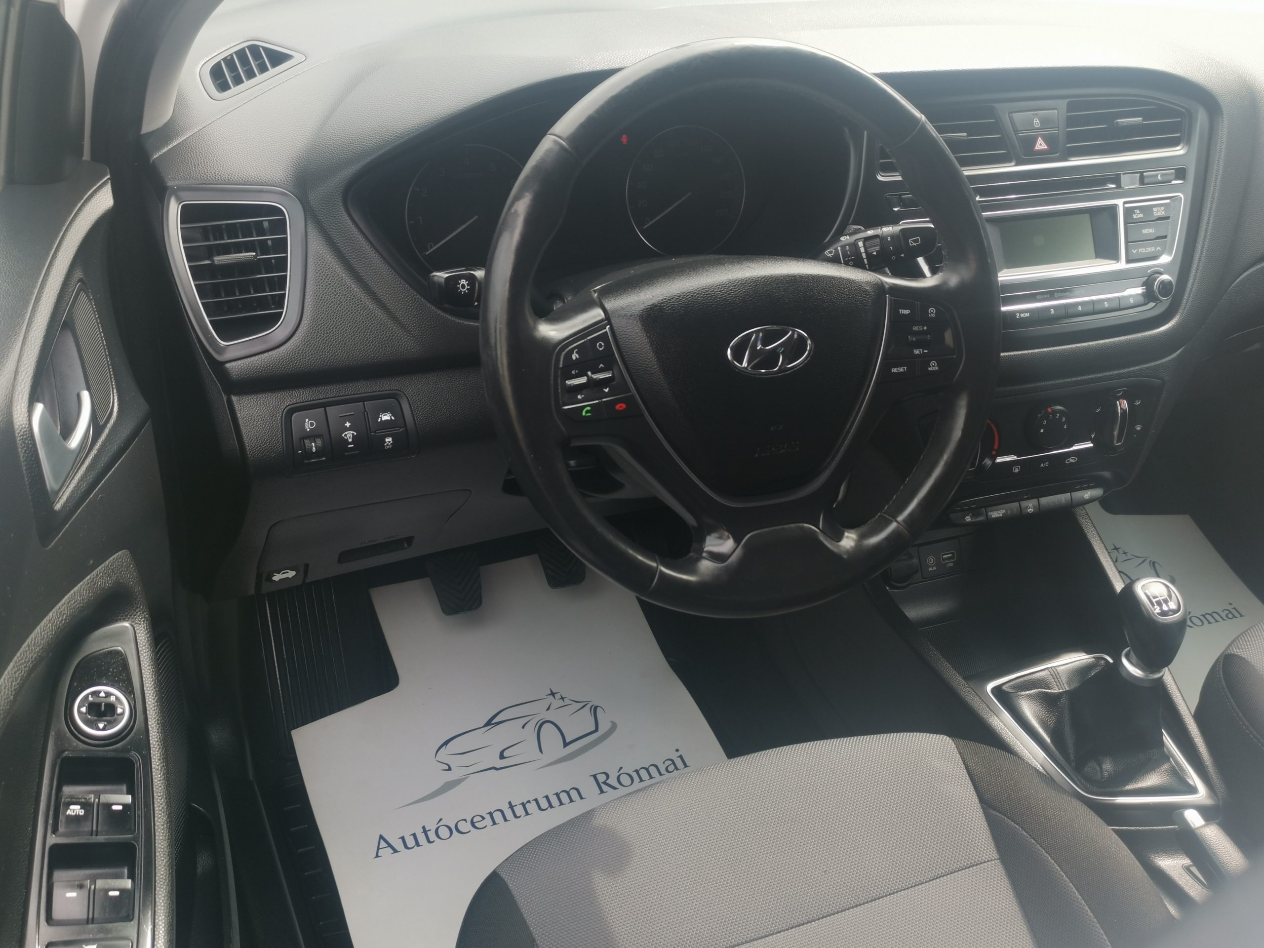 HYUNDAI I20 1.25i HP Go! 1. Tulaj. Szervizkönyv! ÜLÉSFŰTÉS. TEMPOMAT. PARKRADAR. KORMÁNYFŰTÉS