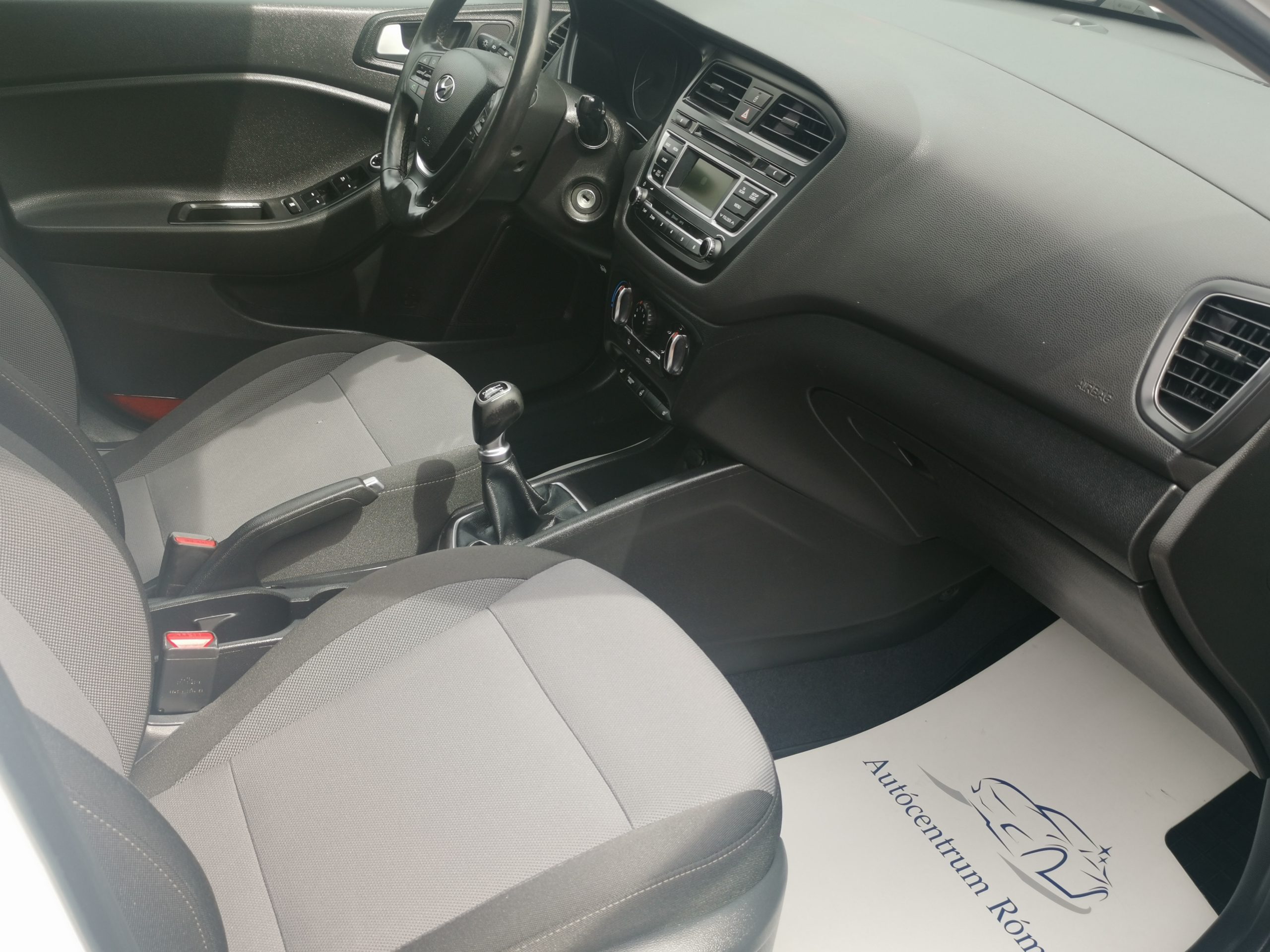 HYUNDAI I20 1.25i HP Go! 1. Tulaj. Szervizkönyv! ÜLÉSFŰTÉS. TEMPOMAT. PARKRADAR. KORMÁNYFŰTÉS