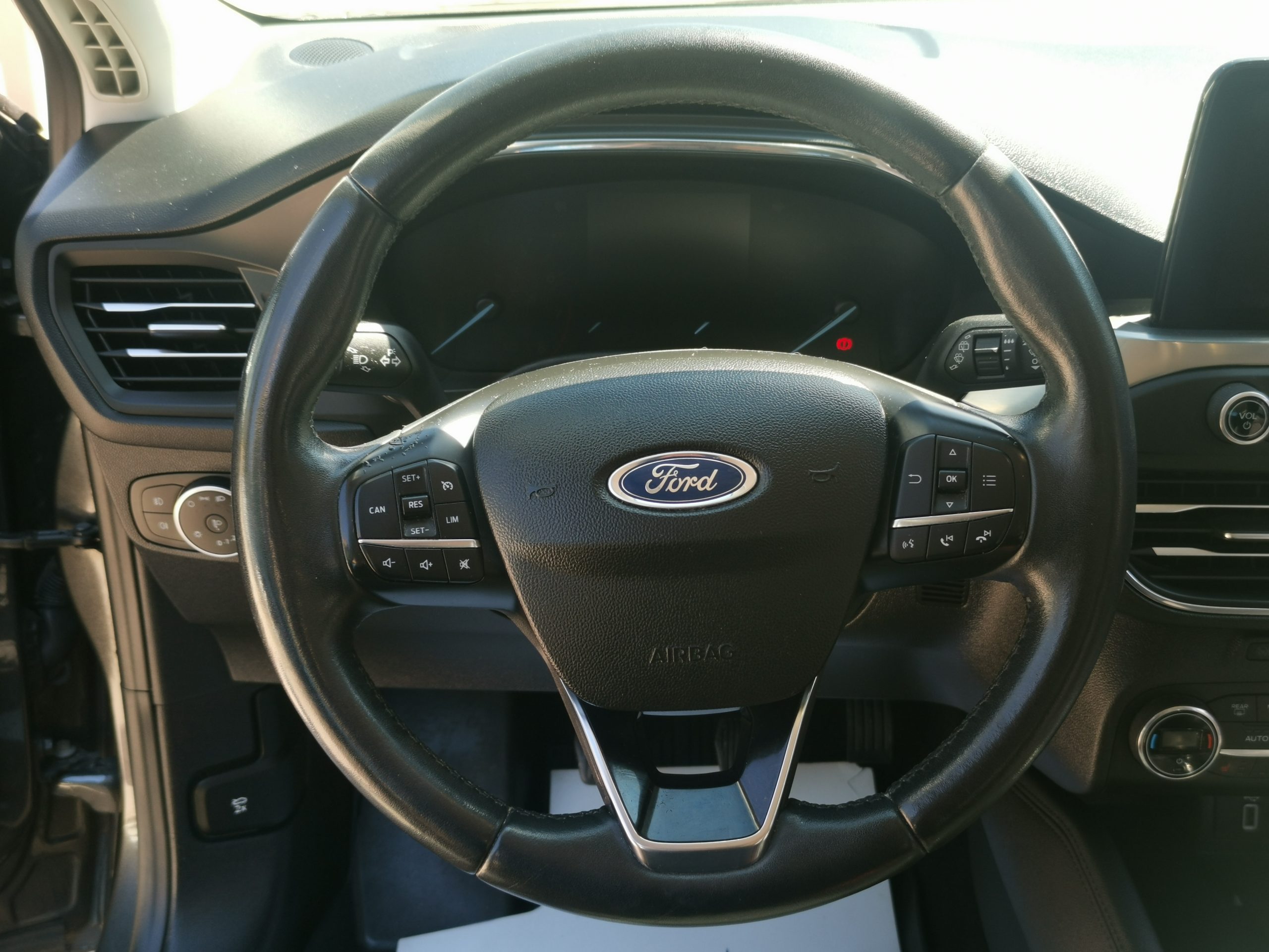 FORD FOCUS 1.0 EcoBoost mHEV Titanium MO.-i. 1. Tulaj. Szervizkönyv! NAVIGÁCIÓ. TEMPOMAT. ÜLÉSFŰTÉS. ALUFELNI