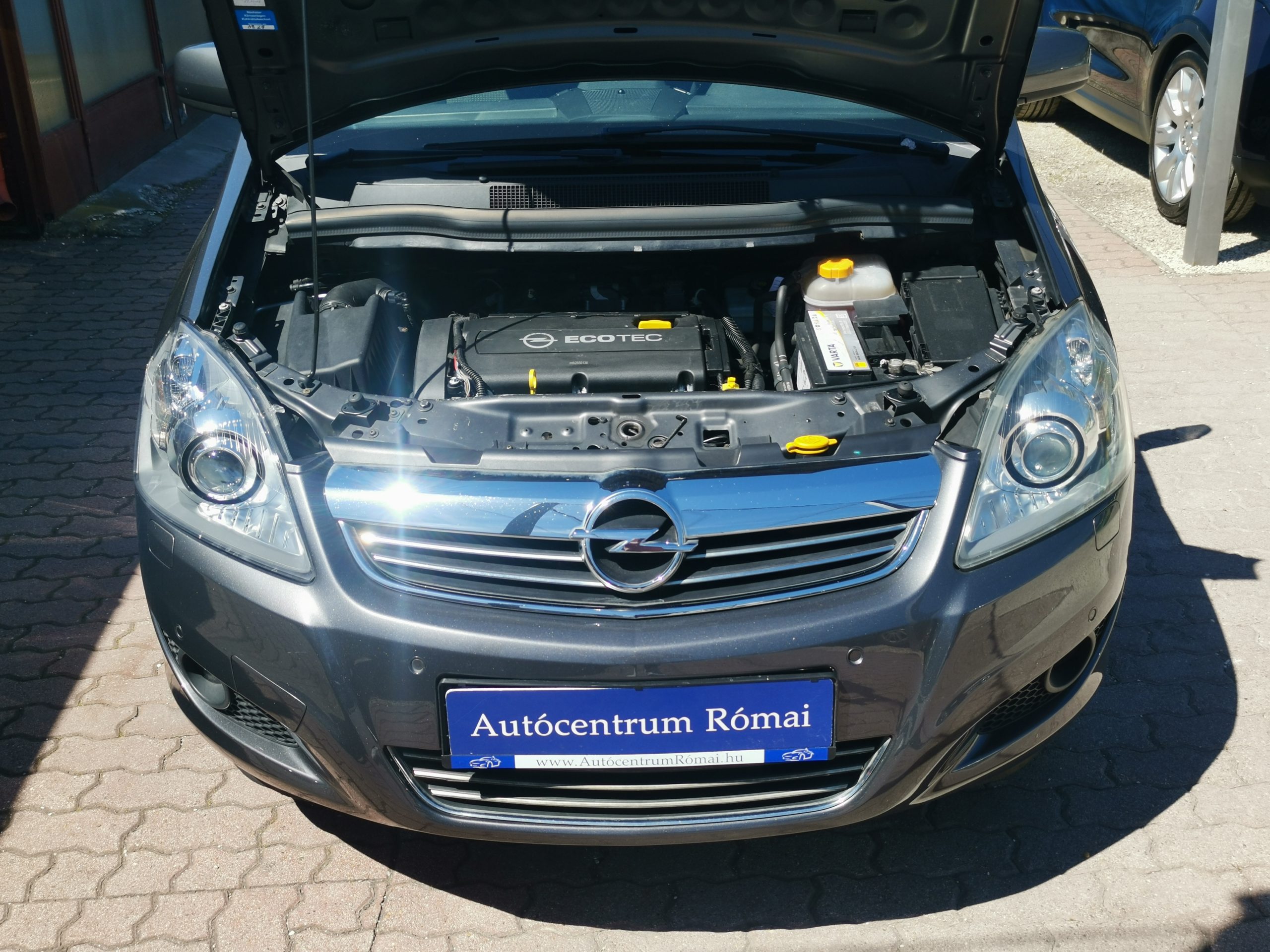 OPEL ZAFIRA B 1.8 Enjoy 2. Tulaj. Szervizkönyv! XENON. TEMPOMAT. ÜLÉSFŰTÉS. PARKRADAR