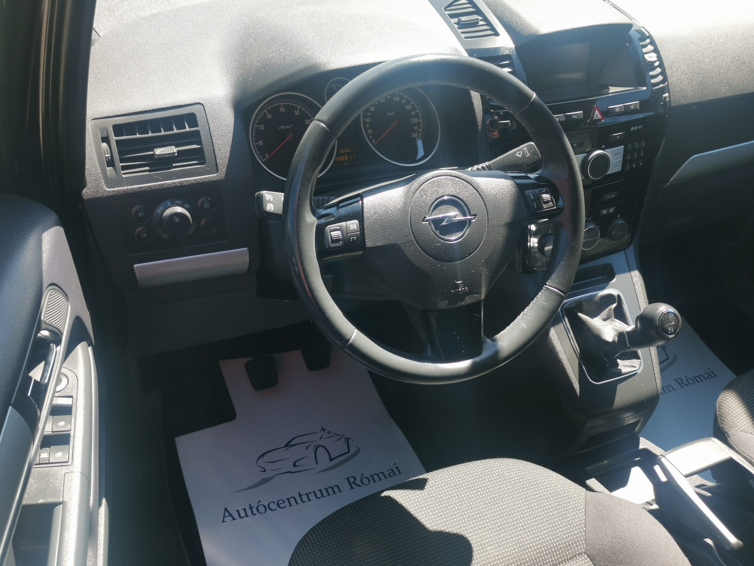 OPEL ZAFIRA B 1.8 Enjoy 2. Tulaj. Szervizkönyv! XENON. TEMPOMAT. ÜLÉSFŰTÉS. PARKRADAR