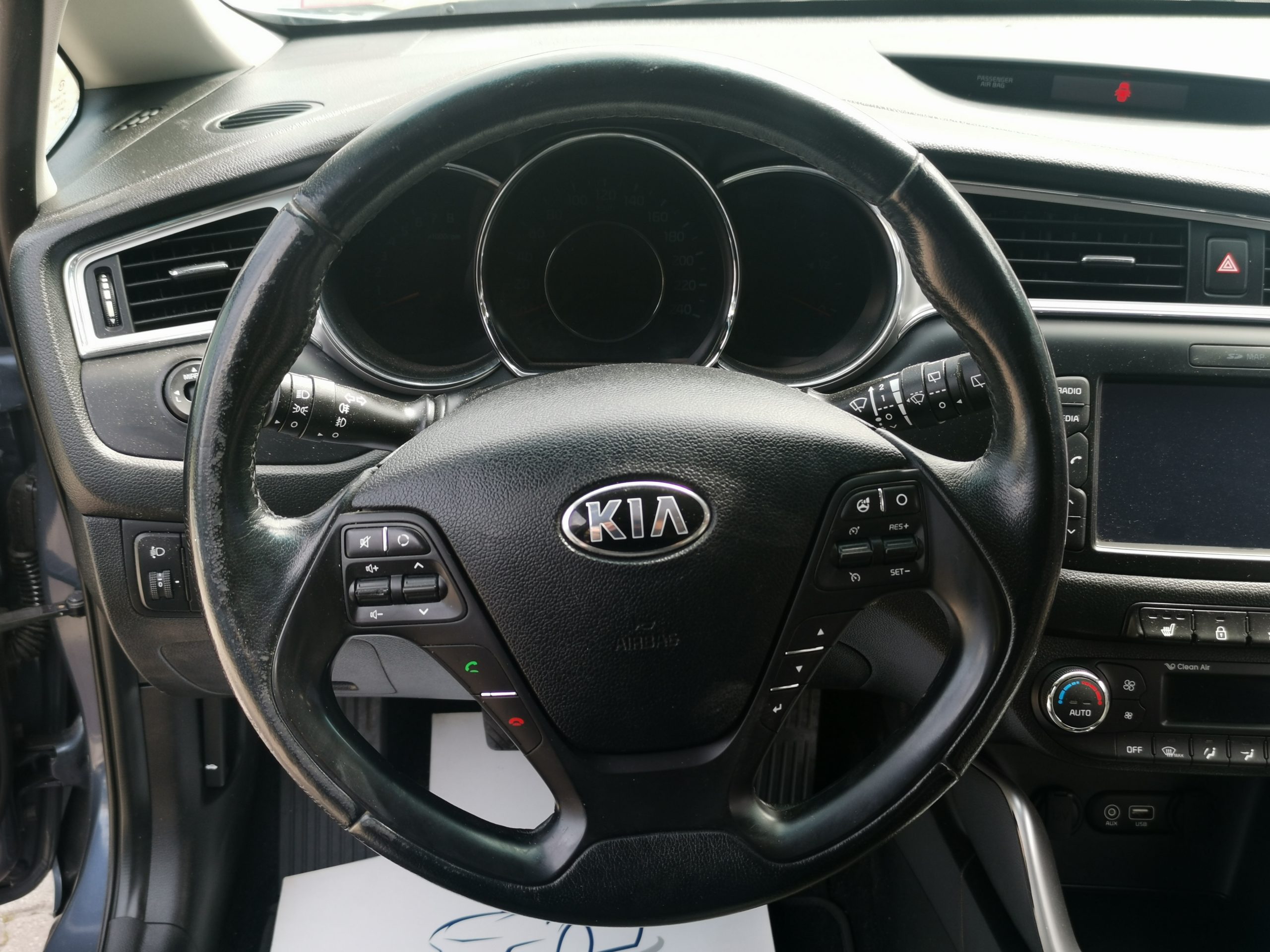 KIA CEE'D 1.6 GDI UEFA 2. Tulaj. DIGIT KLÍMA. NAVIGÁCIÓ. KAMERA. TEMPOMAT