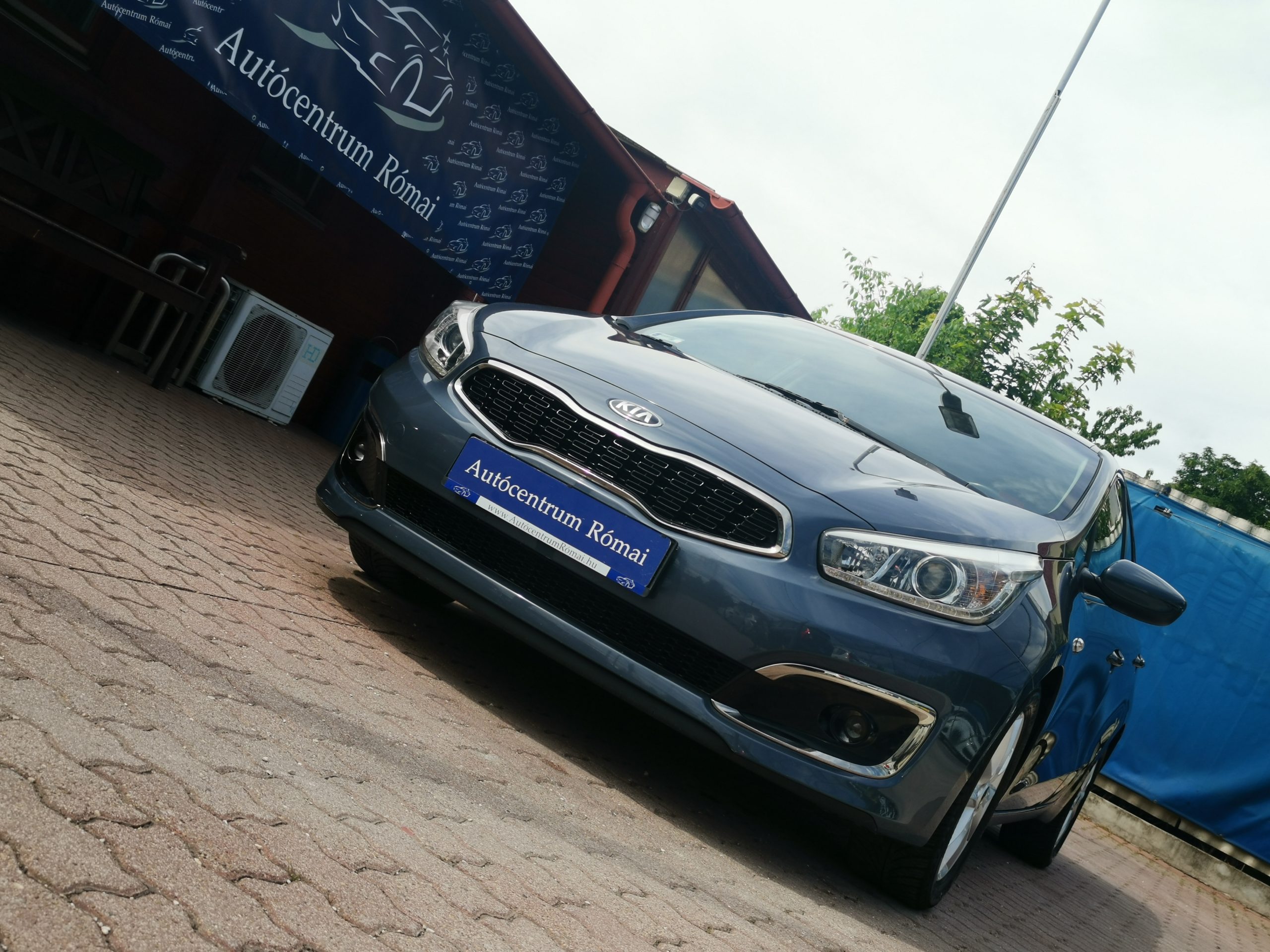 KIA CEE'D 1.6 GDI UEFA 2. Tulaj. DIGIT KLÍMA. NAVIGÁCIÓ. KAMERA. TEMPOMAT