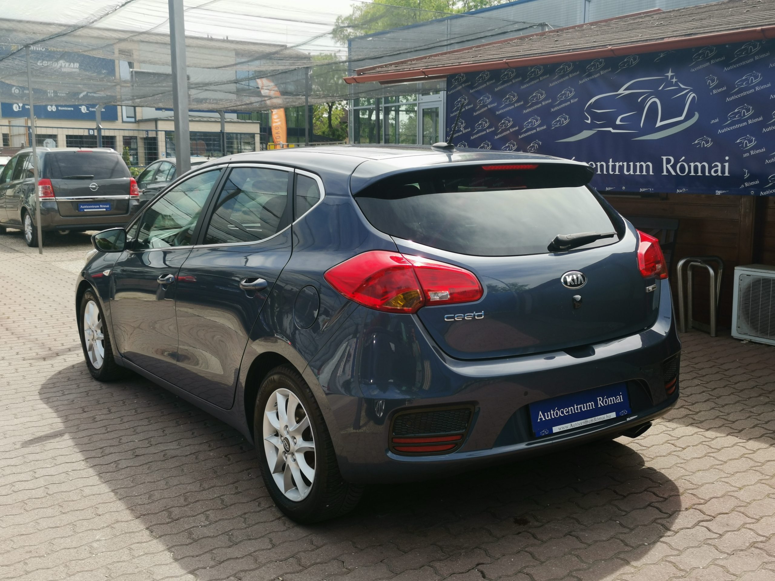 KIA CEE'D 1.6 GDI UEFA 2. Tulaj. DIGIT KLÍMA. NAVIGÁCIÓ. KAMERA. TEMPOMAT