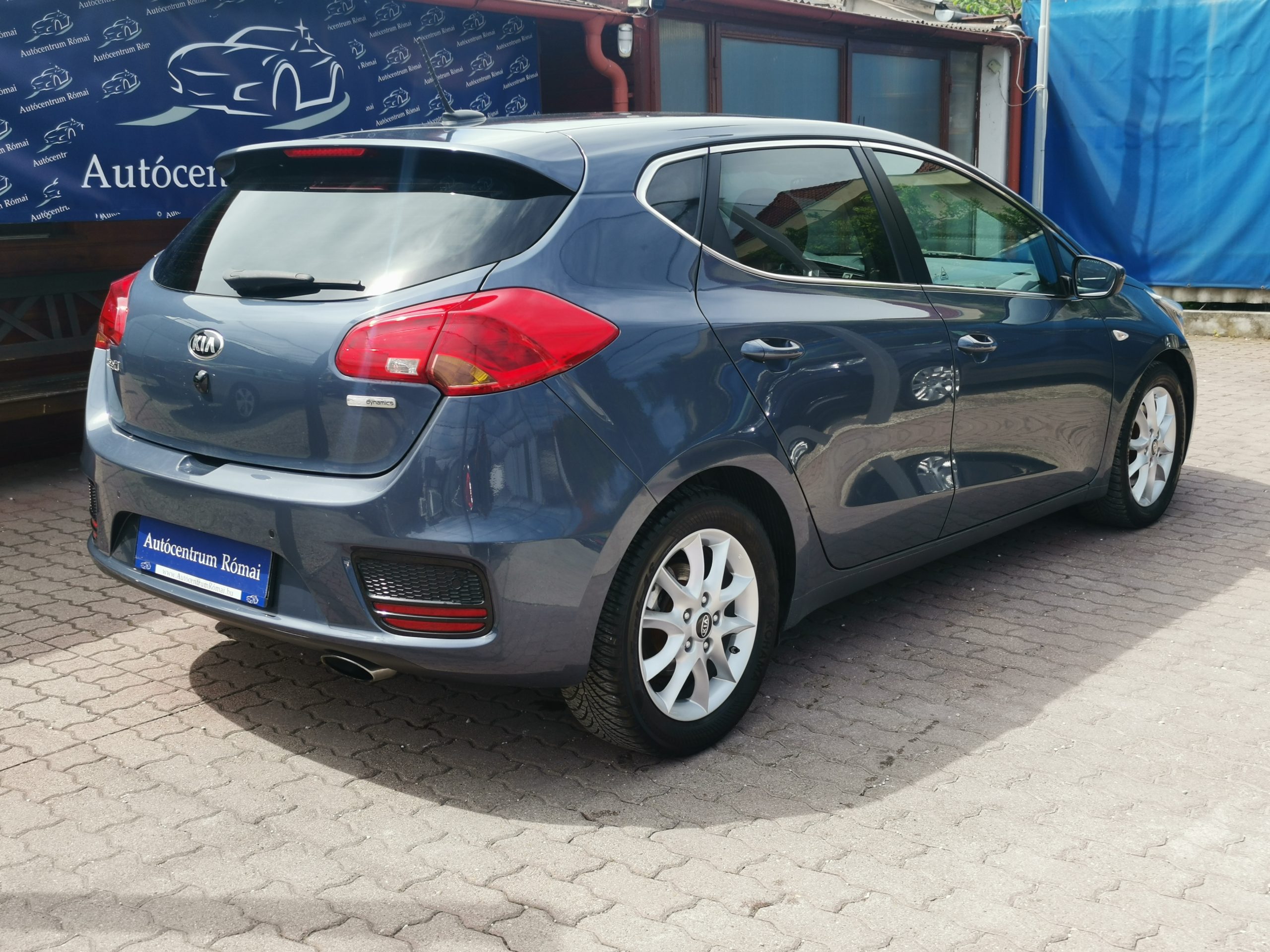 KIA CEE'D 1.6 GDI UEFA 2. Tulaj. DIGIT KLÍMA. NAVIGÁCIÓ. KAMERA. TEMPOMAT