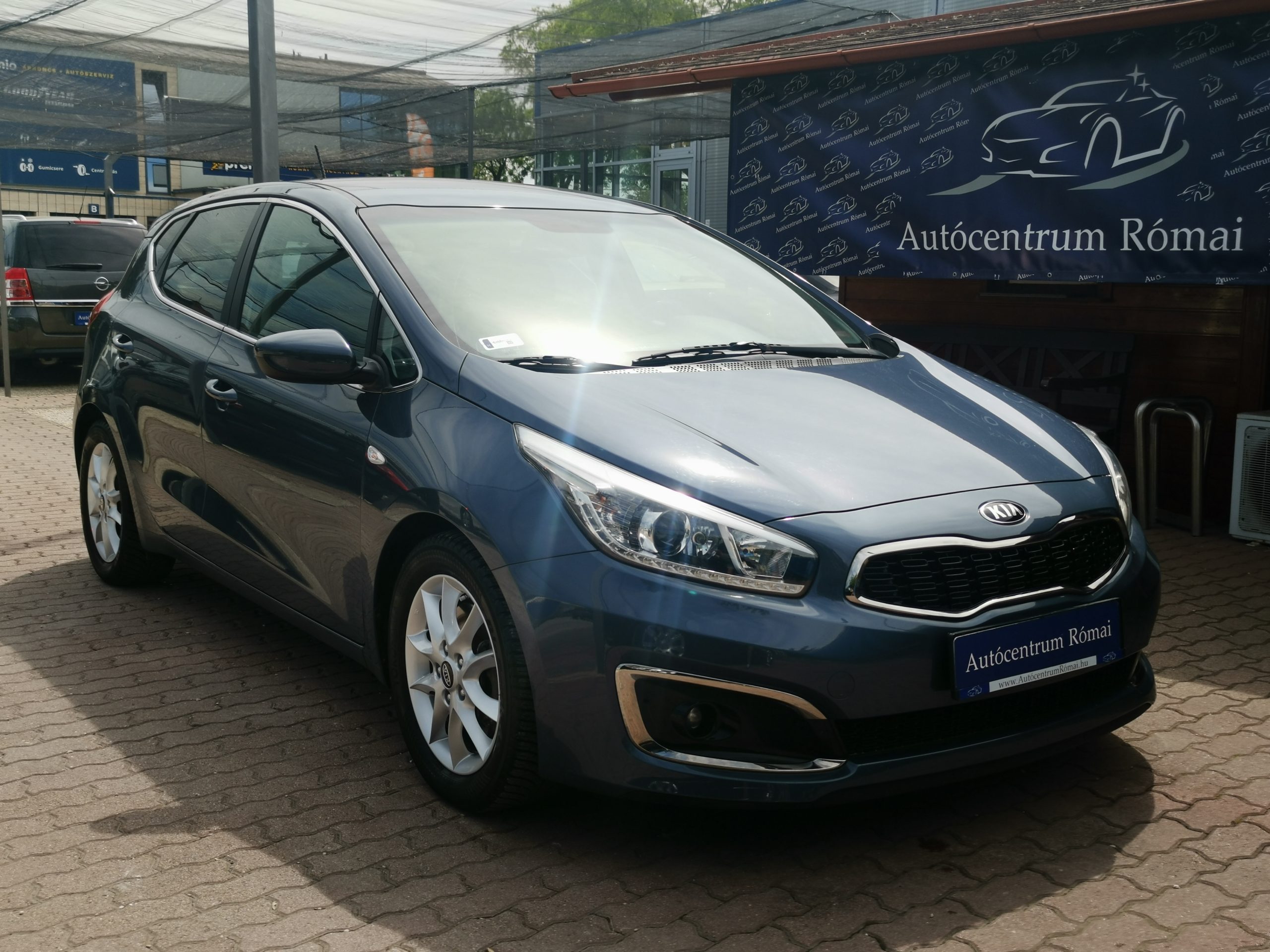 KIA CEE'D 1.6 GDI UEFA 2. Tulaj. DIGIT KLÍMA. NAVIGÁCIÓ. KAMERA. TEMPOMAT