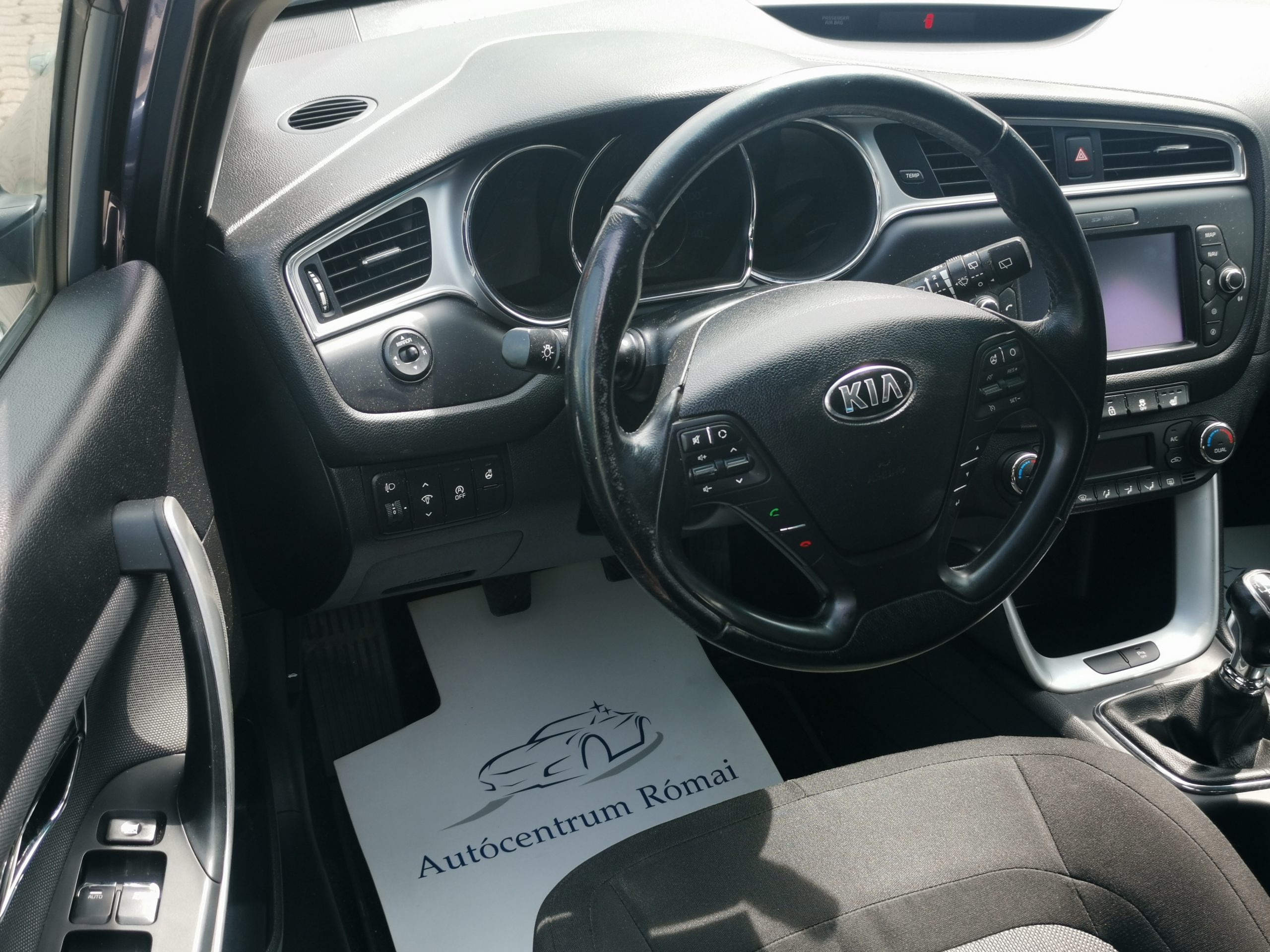 KIA CEE'D 1.6 GDI UEFA 2. Tulaj. DIGIT KLÍMA. NAVIGÁCIÓ. KAMERA. TEMPOMAT