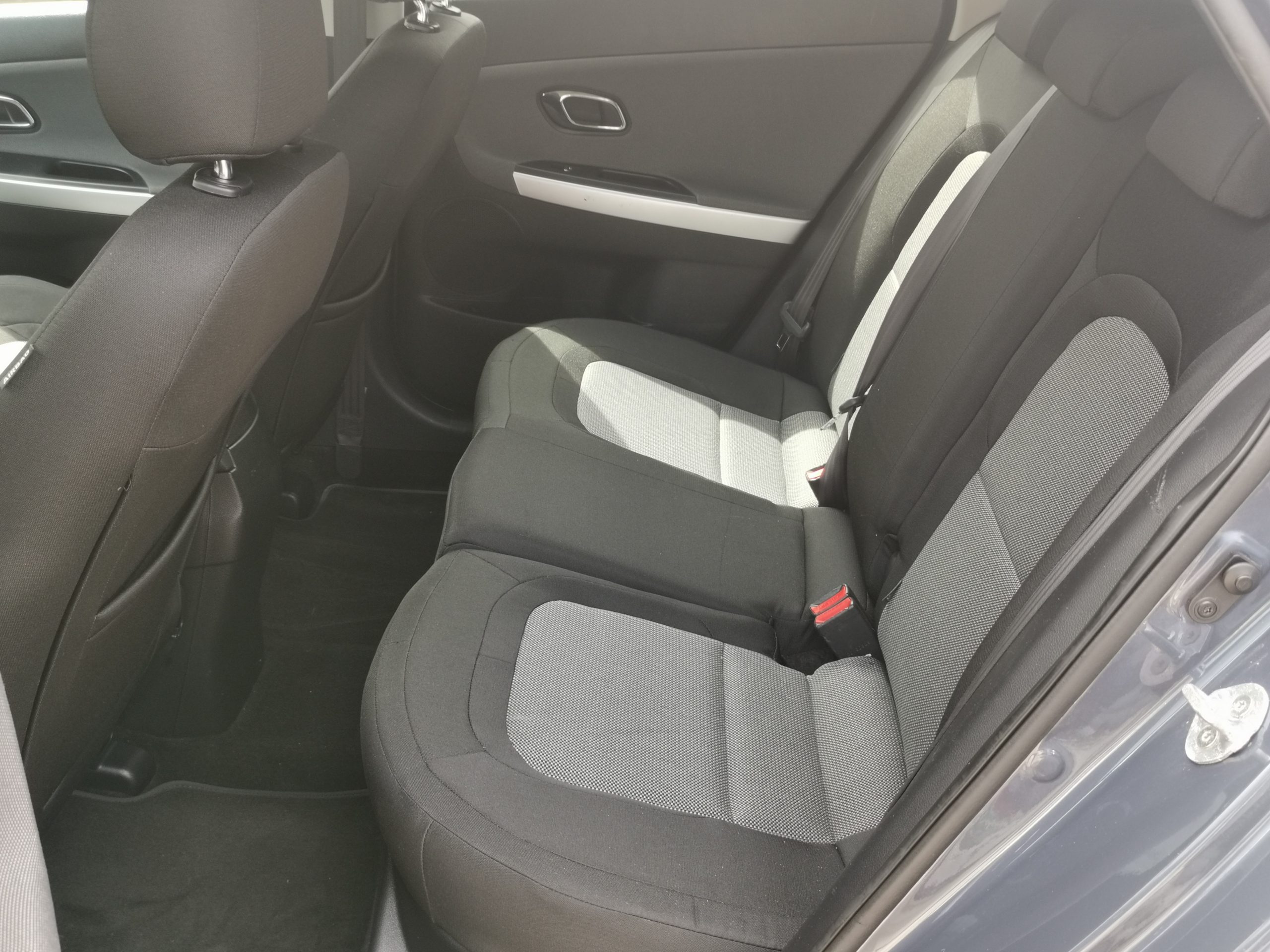 KIA CEE'D 1.6 GDI UEFA 2. Tulaj. DIGIT KLÍMA. NAVIGÁCIÓ. KAMERA. TEMPOMAT