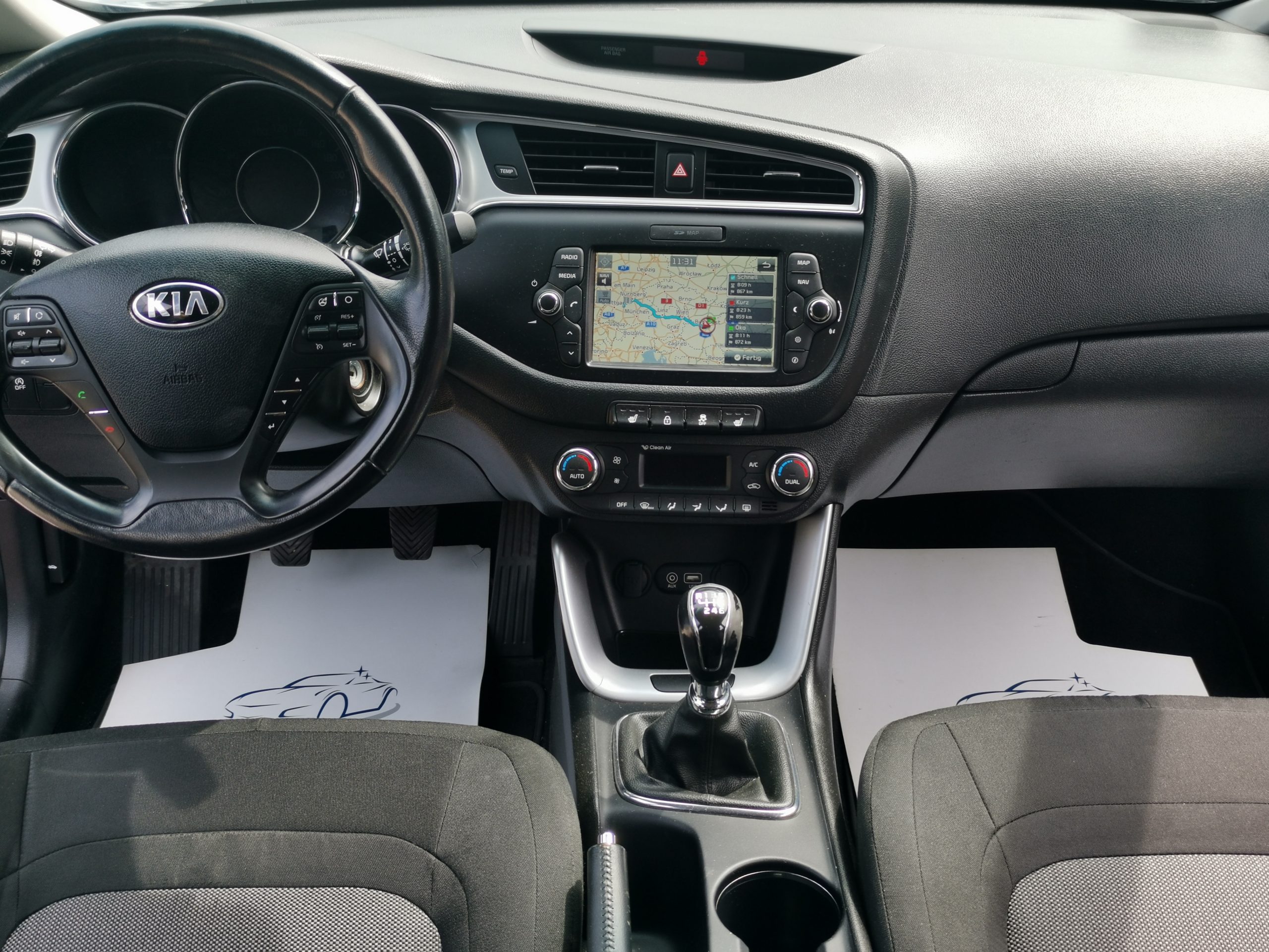 KIA CEE'D 1.6 GDI UEFA 2. Tulaj. DIGIT KLÍMA. NAVIGÁCIÓ. KAMERA. TEMPOMAT