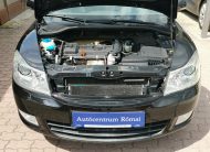 SKODA OCTAVIA Combi 1.4 TSI Elegance DSG 2. Tulaj. Szervizkönyv! NAPFÉNYTETŐ. FÉLBŐR BELSŐ. XENON. VONÓHOROG