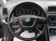 SKODA OCTAVIA Combi 1.4 TSI Elegance DSG 2. Tulaj. Szervizkönyv! NAPFÉNYTETŐ. FÉLBŐR BELSŐ. XENON. VONÓHOROG