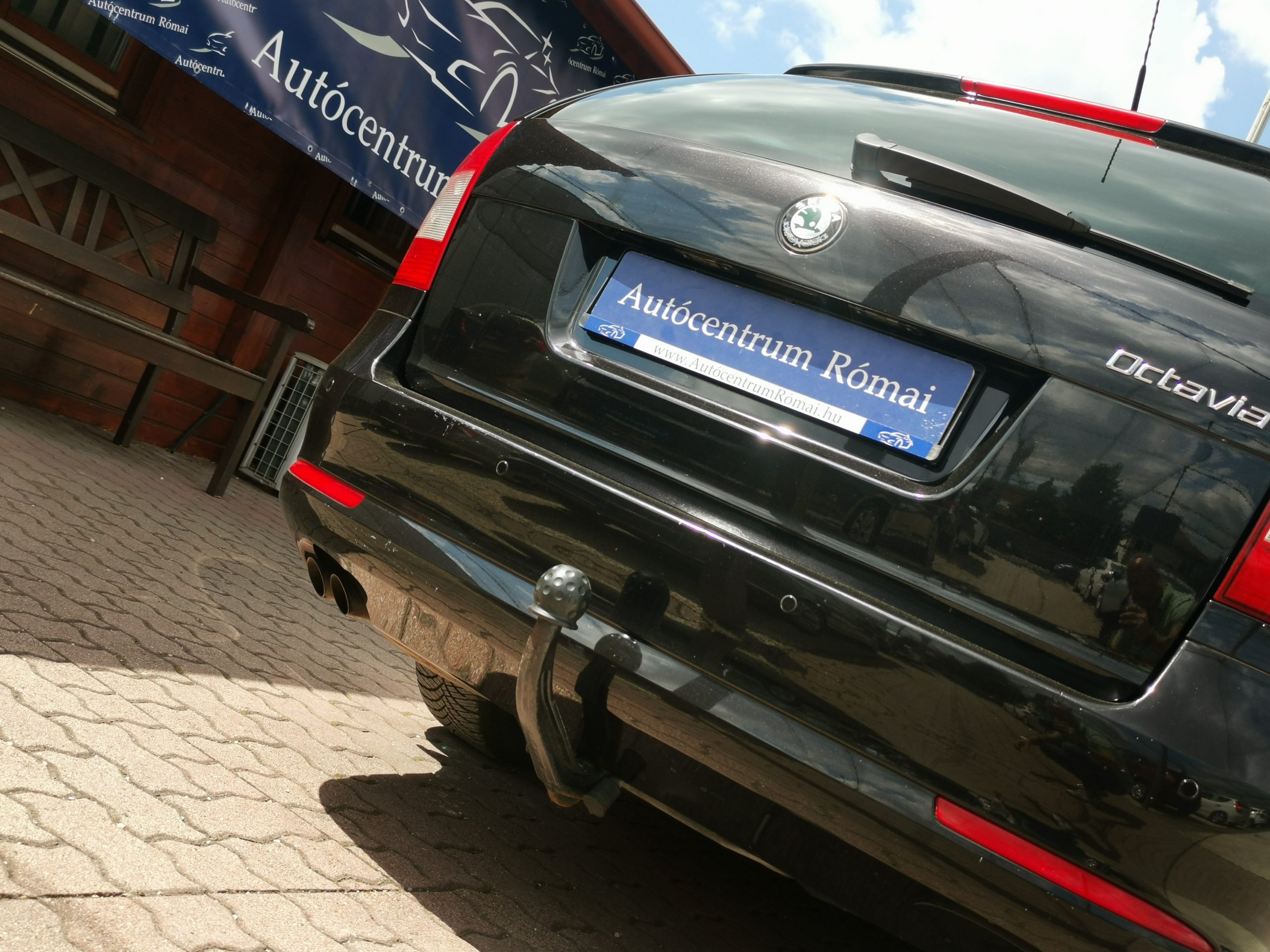 SKODA OCTAVIA Combi 1.4 TSI Elegance DSG 2. Tulaj. Szervizkönyv! NAPFÉNYTETŐ. FÉLBŐR BELSŐ. XENON. VONÓHOROG