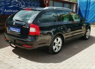 SKODA OCTAVIA Combi 1.4 TSI Elegance DSG 2. Tulaj. Szervizkönyv! NAPFÉNYTETŐ. FÉLBŐR BELSŐ. XENON. VONÓHOROG