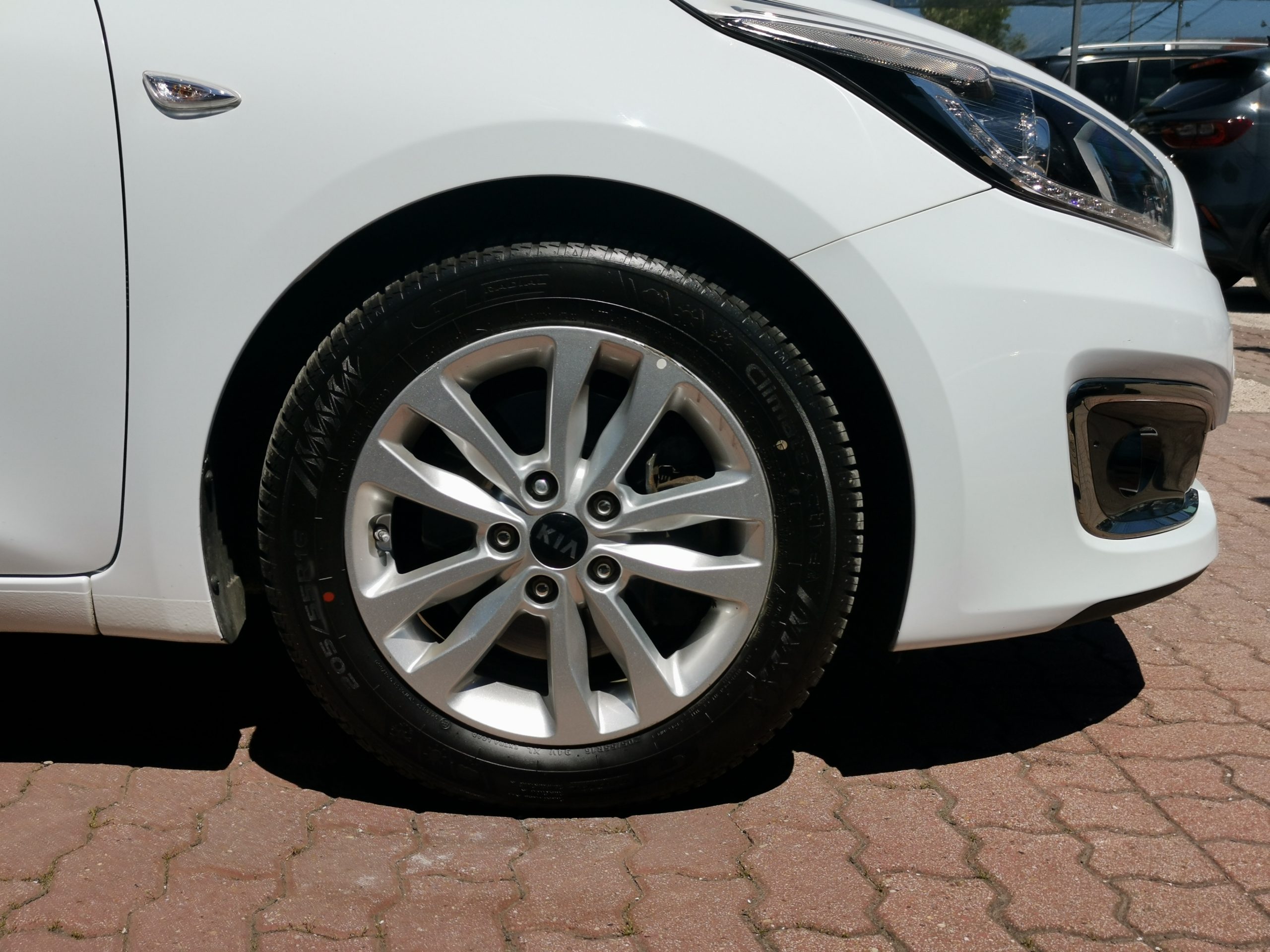 KIA CEE'D SW 1.6 GDI EX Limited 2. Tulaj. Szervizkönyv! DIGIT KLÍMA. TEMPOMAT. KAMERA. NAVIGÁCIÓ