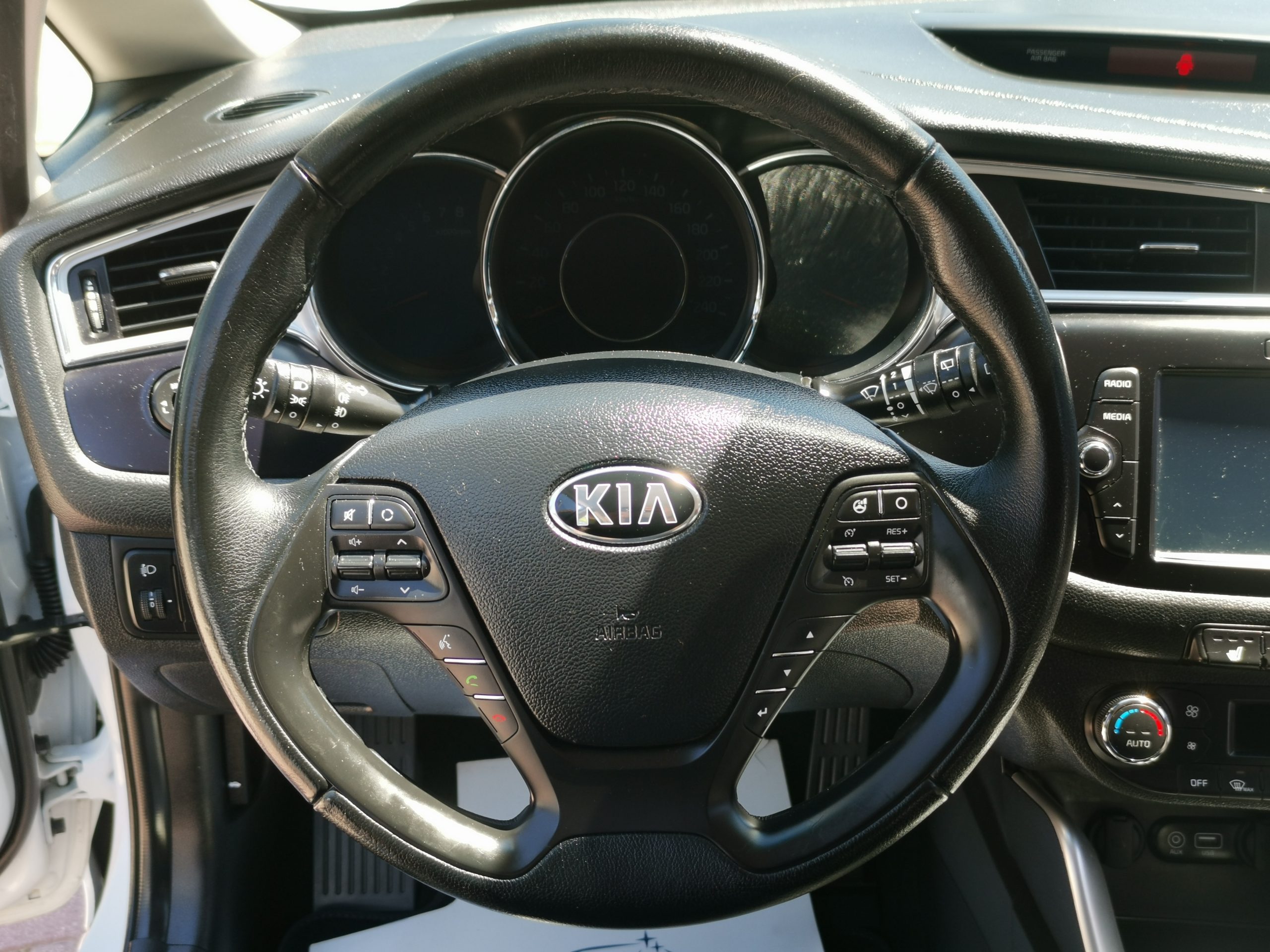 KIA CEE'D SW 1.6 GDI EX Limited 2. Tulaj. Szervizkönyv! DIGIT KLÍMA. TEMPOMAT. KAMERA. NAVIGÁCIÓ