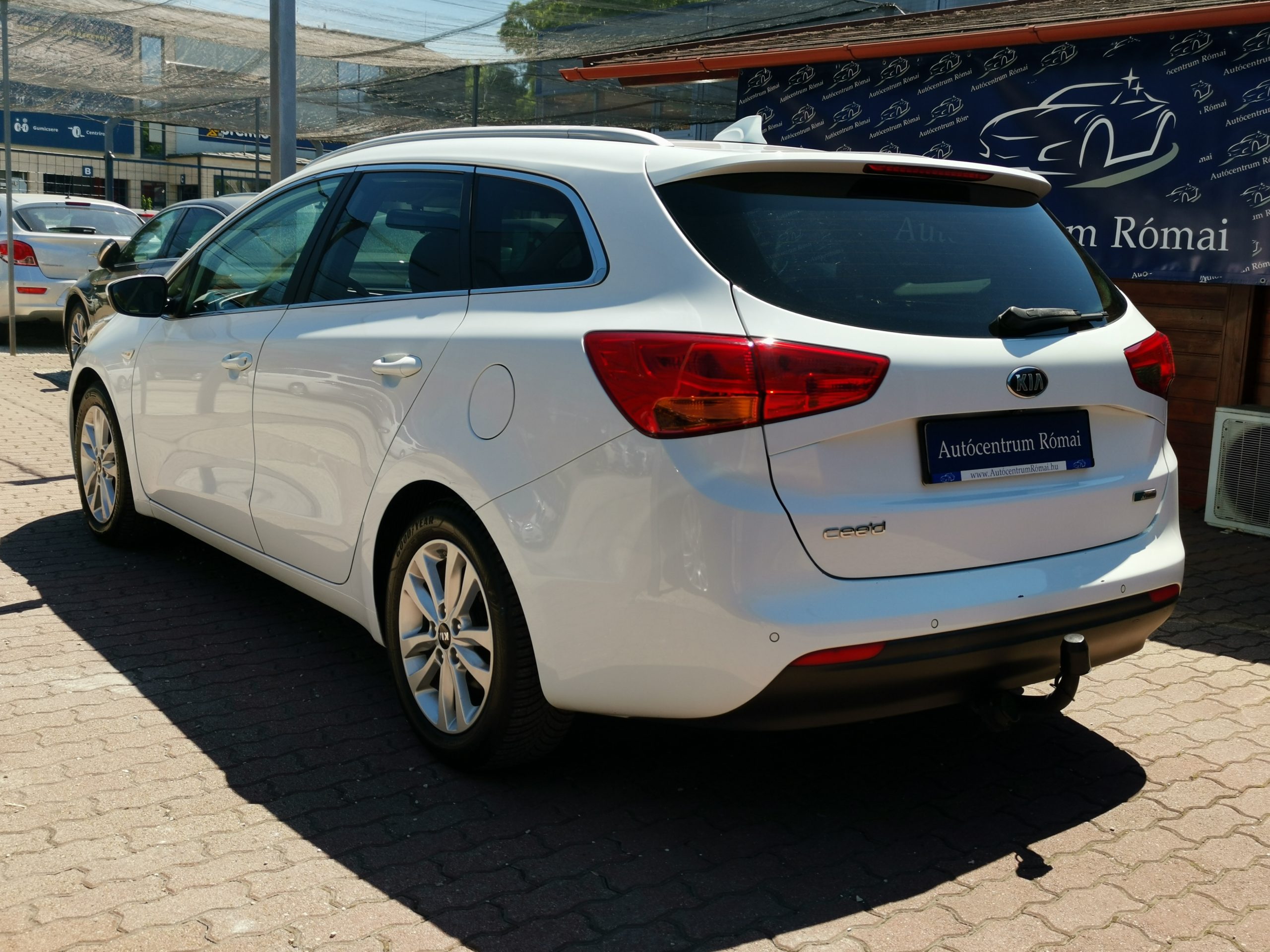 KIA CEE'D SW 1.6 GDI EX Limited 2. Tulaj. Szervizkönyv! DIGIT KLÍMA. TEMPOMAT. KAMERA. NAVIGÁCIÓ