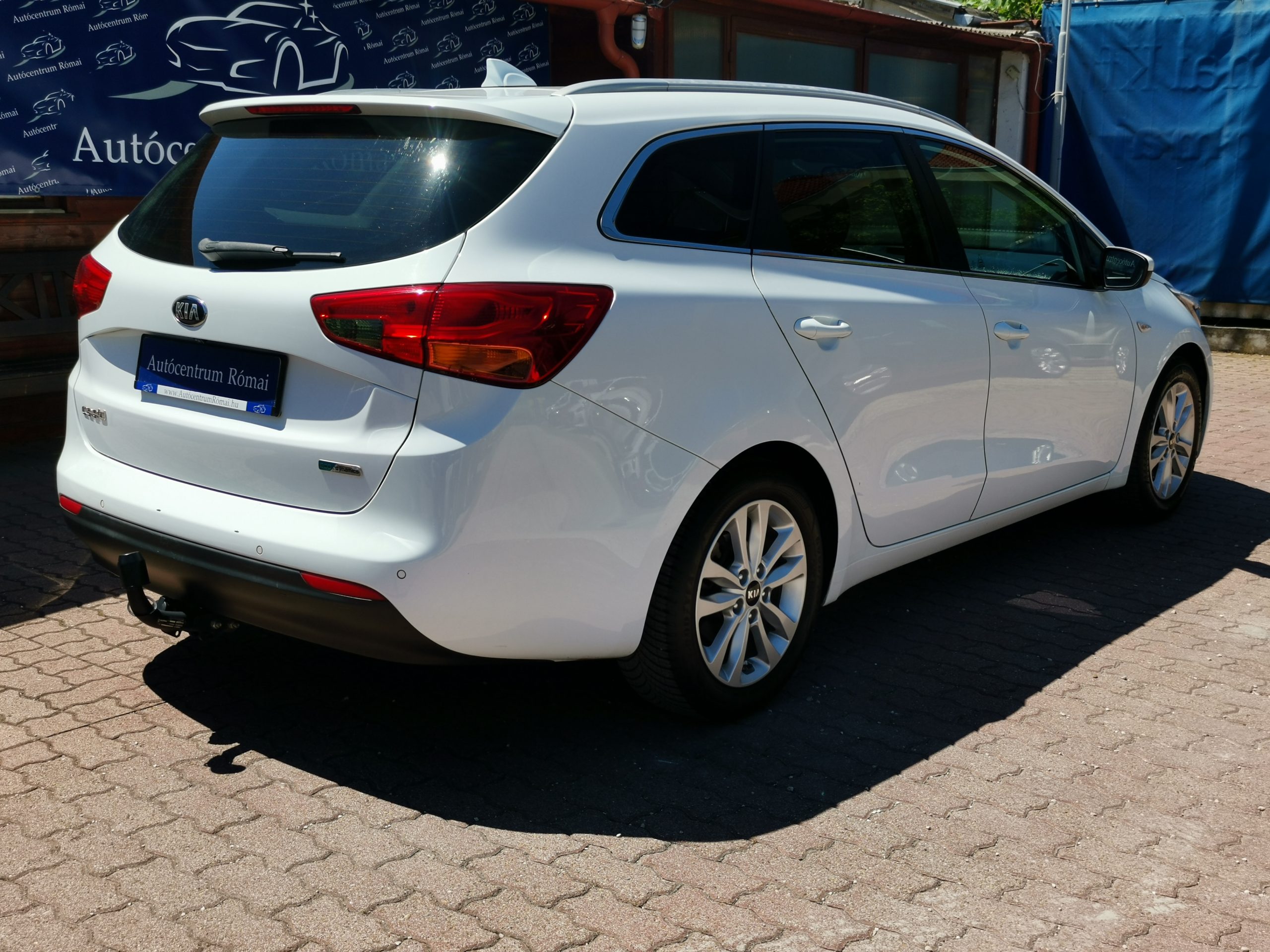 KIA CEE'D SW 1.6 GDI EX Limited 2. Tulaj. Szervizkönyv! DIGIT KLÍMA. TEMPOMAT. KAMERA. NAVIGÁCIÓ