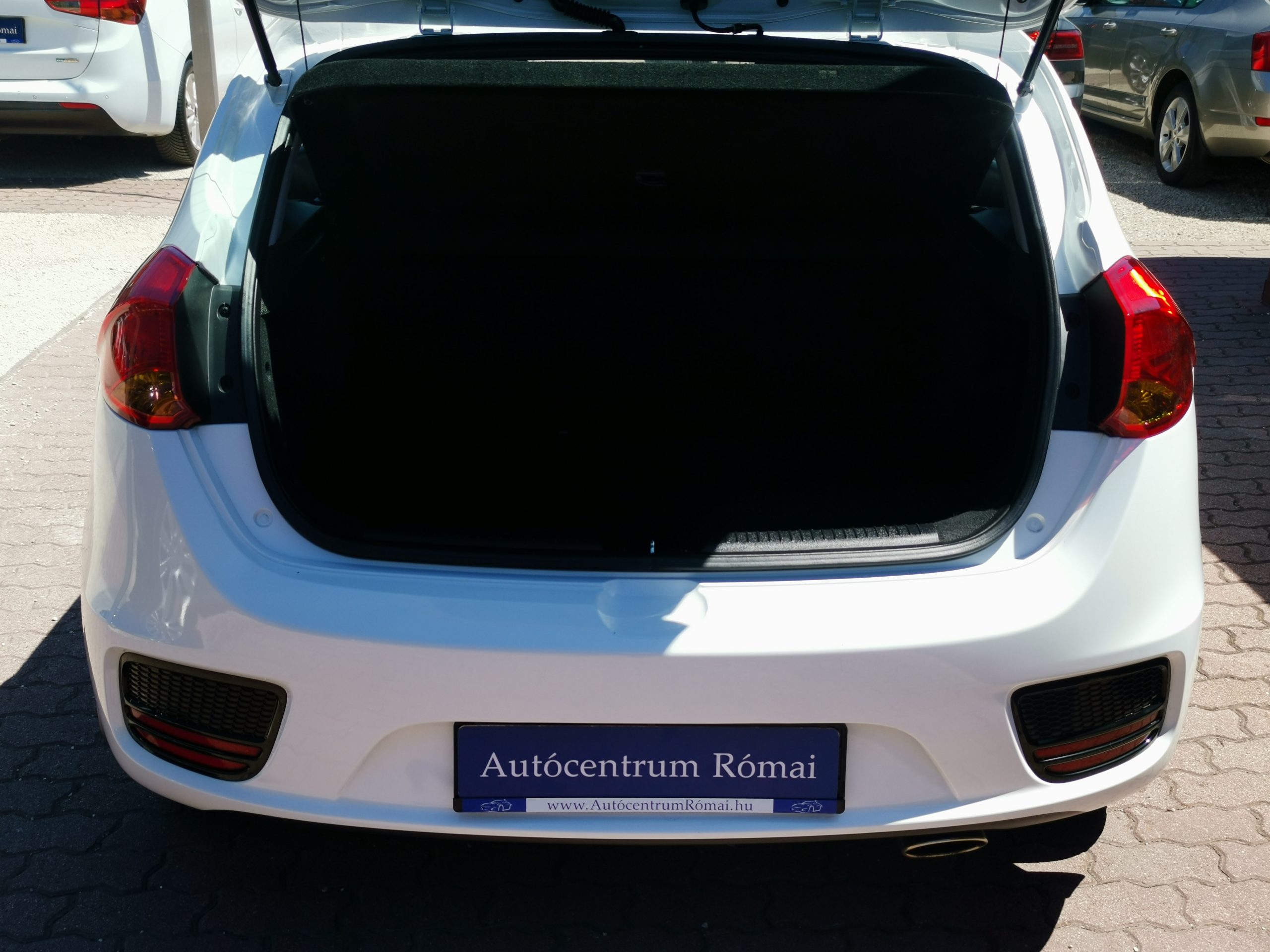 KIA CEE'D 1.4 CVVT LX 2. Tulaj. Szervizkönyv! KLÍMA. ALUFELNI. KÖDLÁMPA