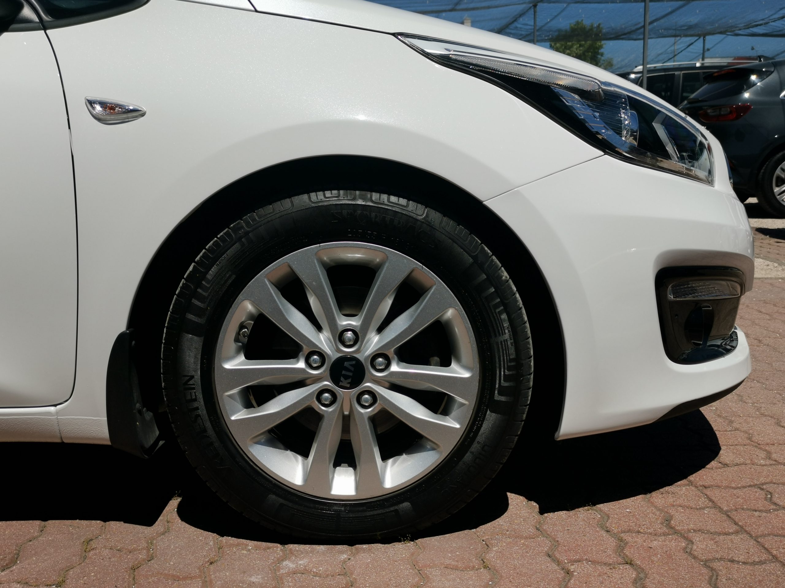 KIA CEE'D 1.4 CVVT LX 2. Tulaj. Szervizkönyv! KLÍMA. ALUFELNI. KÖDLÁMPA