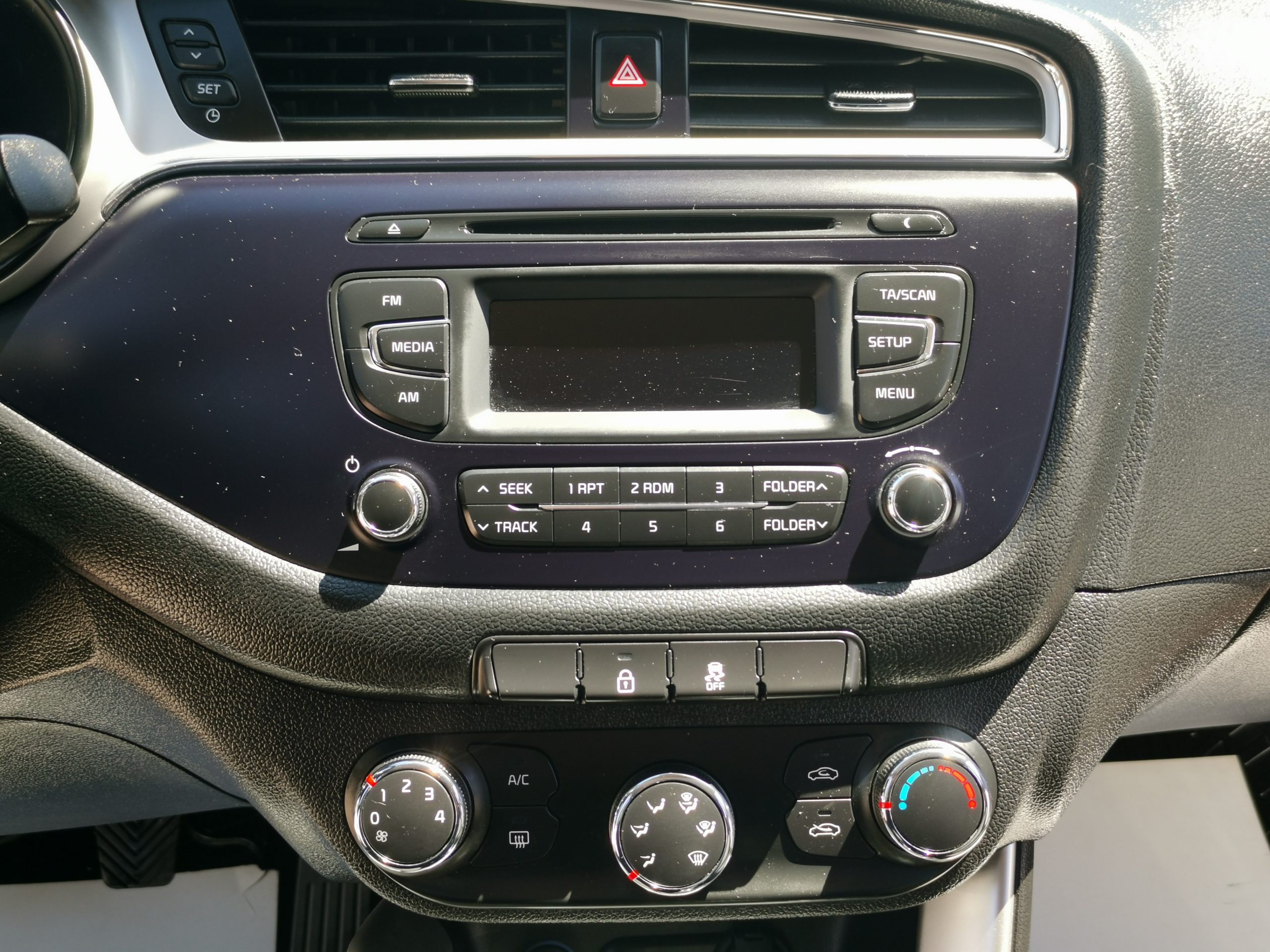 KIA CEE'D 1.4 CVVT LX 2. Tulaj. Szervizkönyv! KLÍMA. ALUFELNI. KÖDLÁMPA