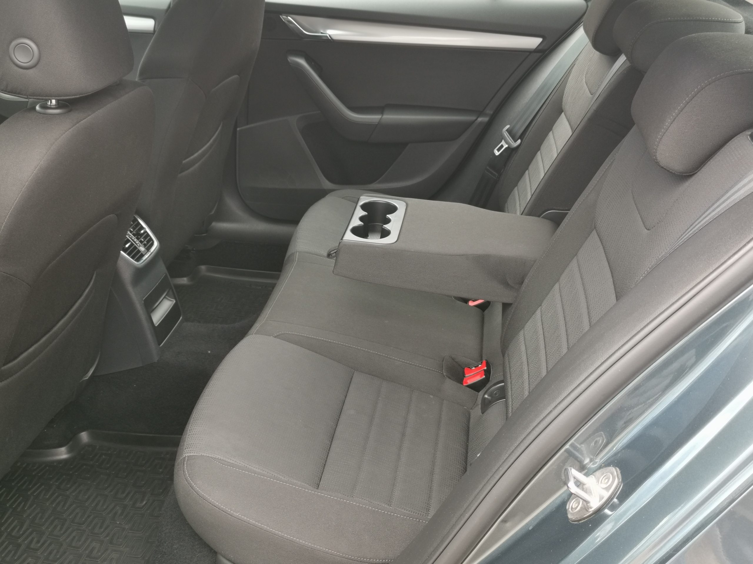 SKODA OCTAVIA 1.0 TSI Style MO.-i. 1. Tulaj. ÁFÁ-s! TEMPOMAT. PARKRADAR. ALUEFLNI. KÖDLÁMPA