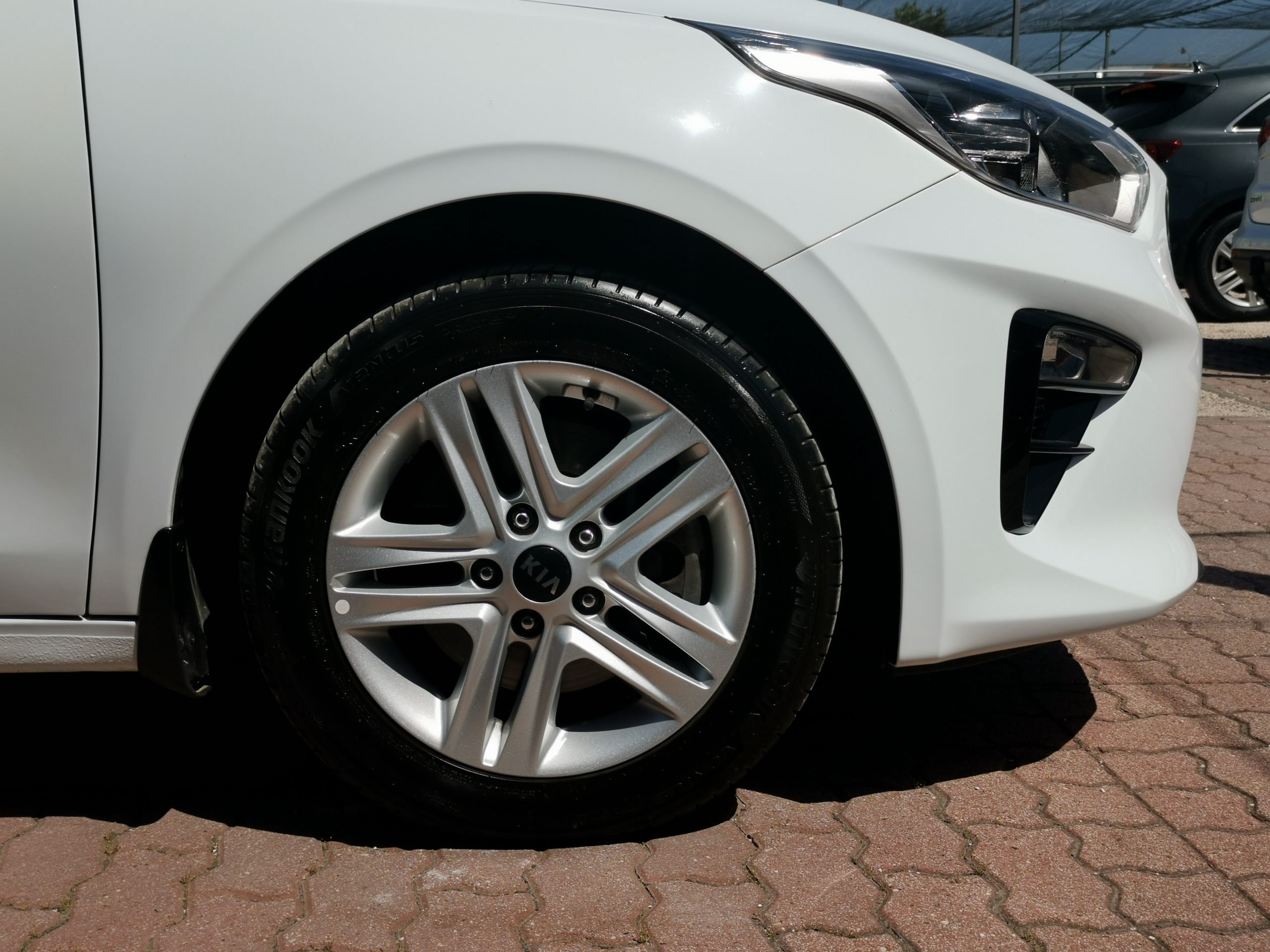 KIA CEE'D Ceed SW 1.0 T-GDI Gold 84.000km! Szervizkönyv! TEMPOMAT. KAMERA. ÜLÉSFŰTÉS. ALUFELNI