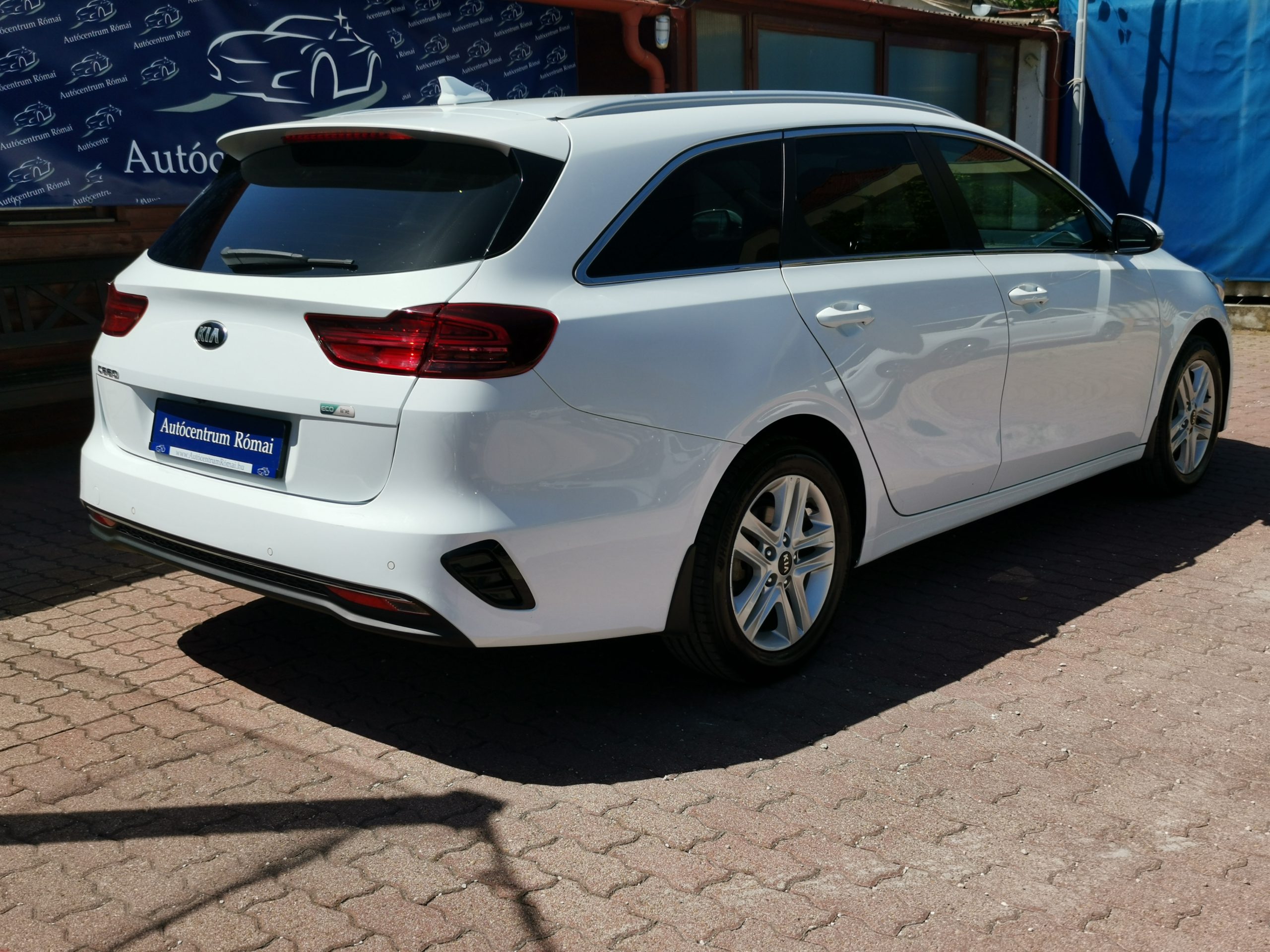 KIA CEE'D Ceed SW 1.0 T-GDI Gold 84.000km! Szervizkönyv! TEMPOMAT. KAMERA. ÜLÉSFŰTÉS. ALUFELNI