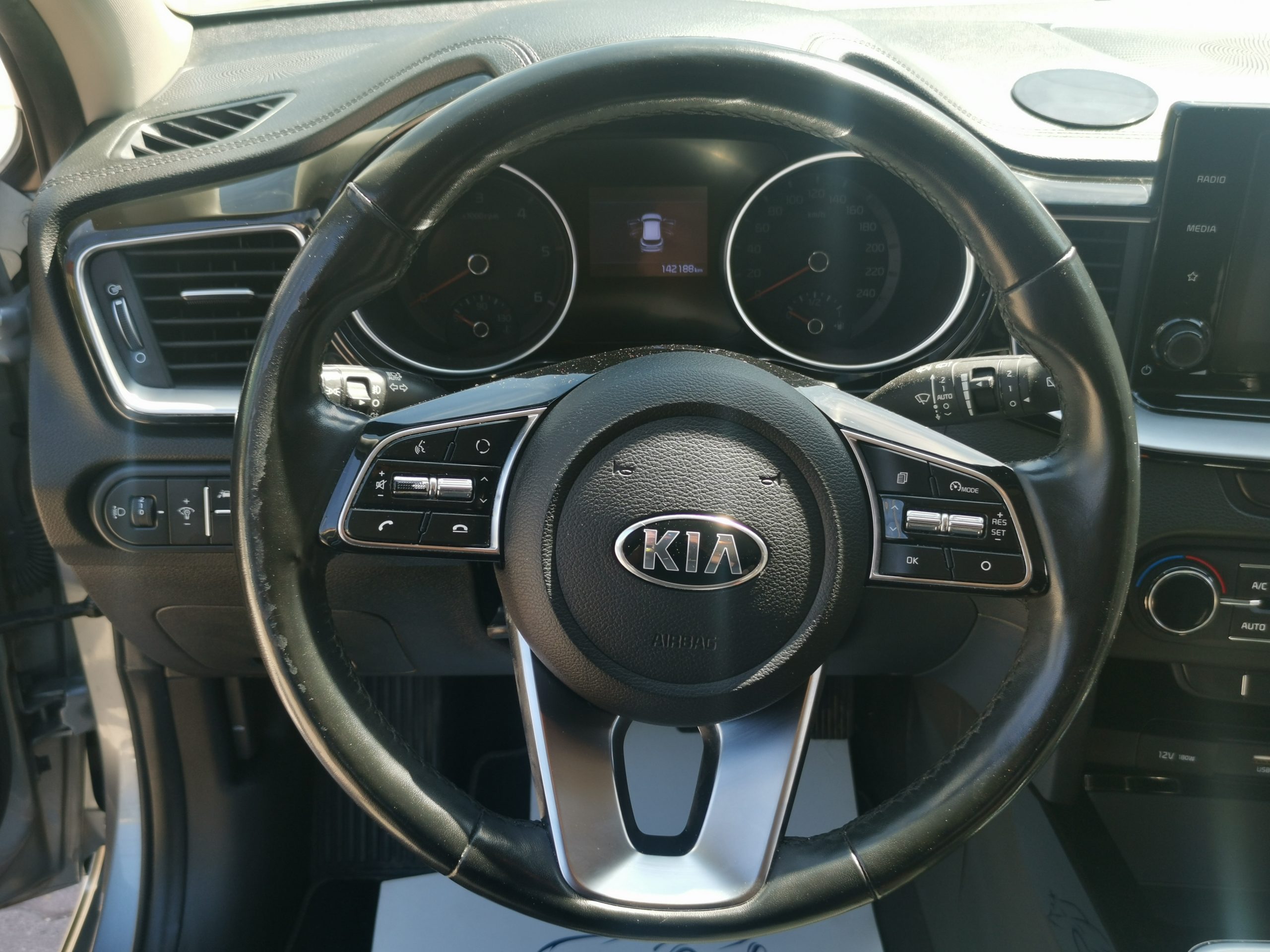 KIA CEE'D Ceed SW 1.6 CRDi HP Gold MO.-i. 1. Tulaj. Szervizkönyv! ÁFÁ-S! TEMPOMAT. KAMERA. ÜLÉSFŰTÉS