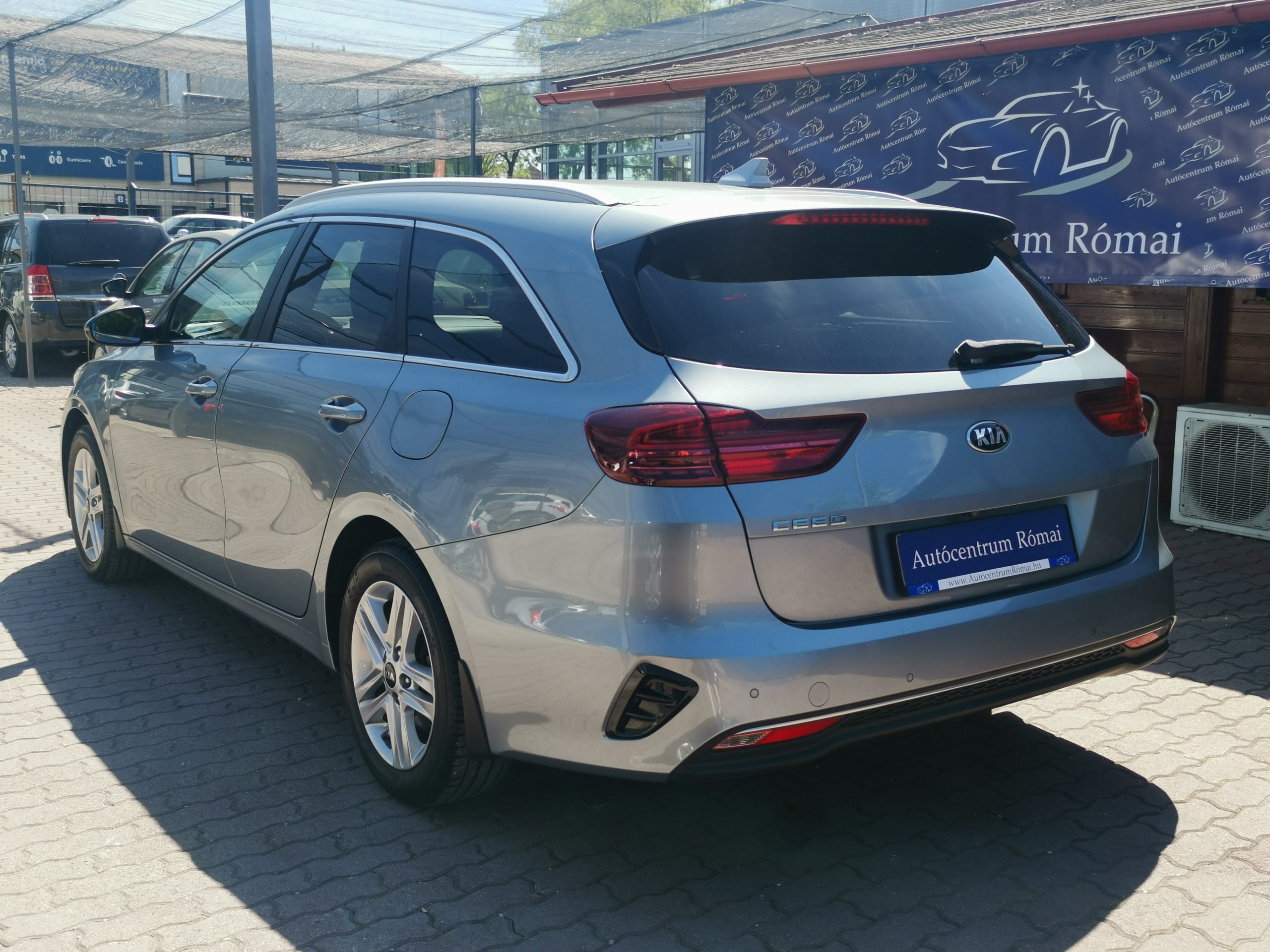 KIA CEE'D Ceed SW 1.6 CRDi HP Gold MO.-i. 1. Tulaj. Szervizkönyv! ÁFÁ-S! TEMPOMAT. KAMERA. ÜLÉSFŰTÉS