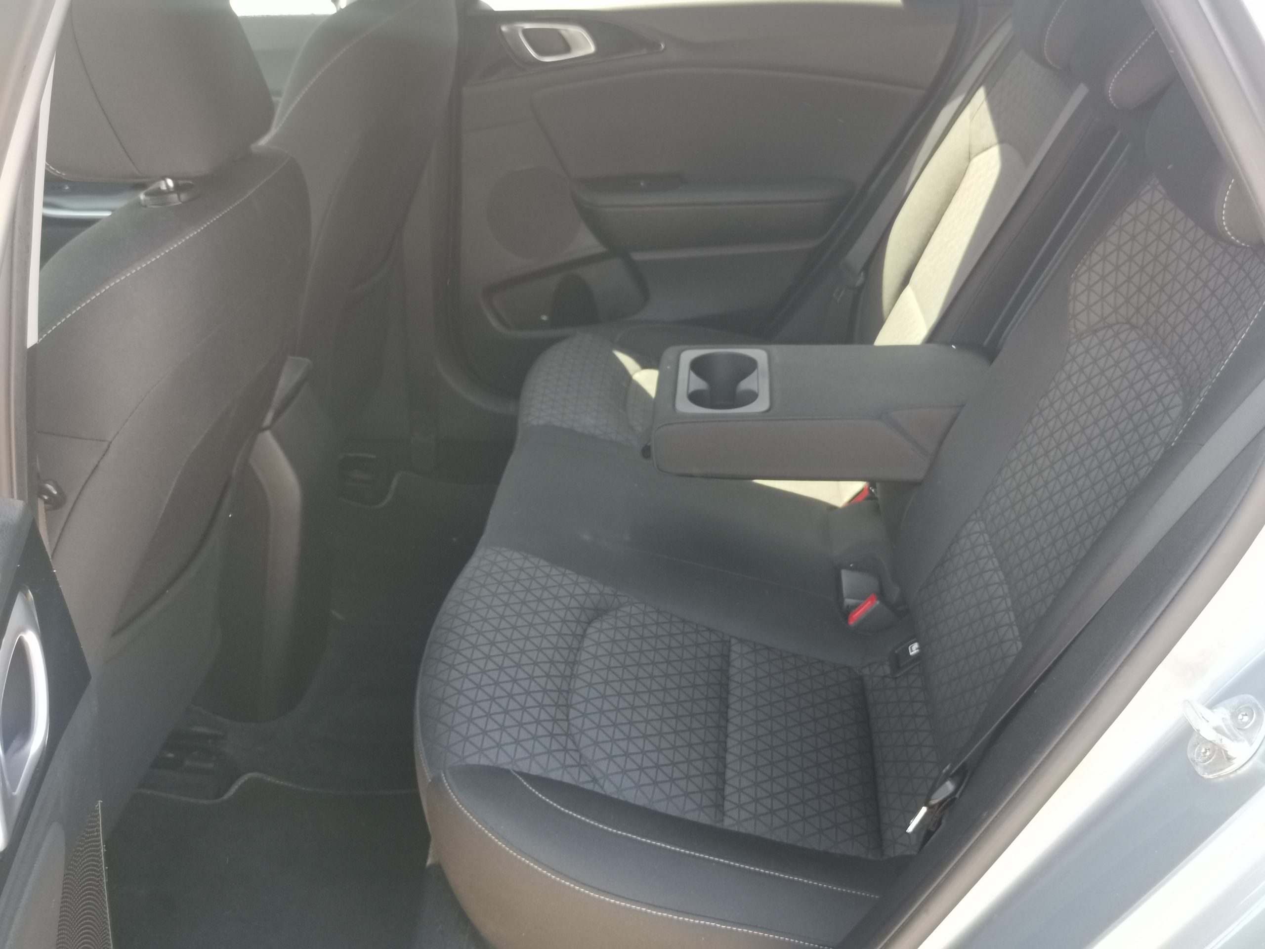 KIA CEE'D Ceed SW 1.6 CRDi HP Gold MO.-i. 1. Tulaj. Szervizkönyv! ÁFÁ-S! TEMPOMAT. KAMERA. ÜLÉSFŰTÉS